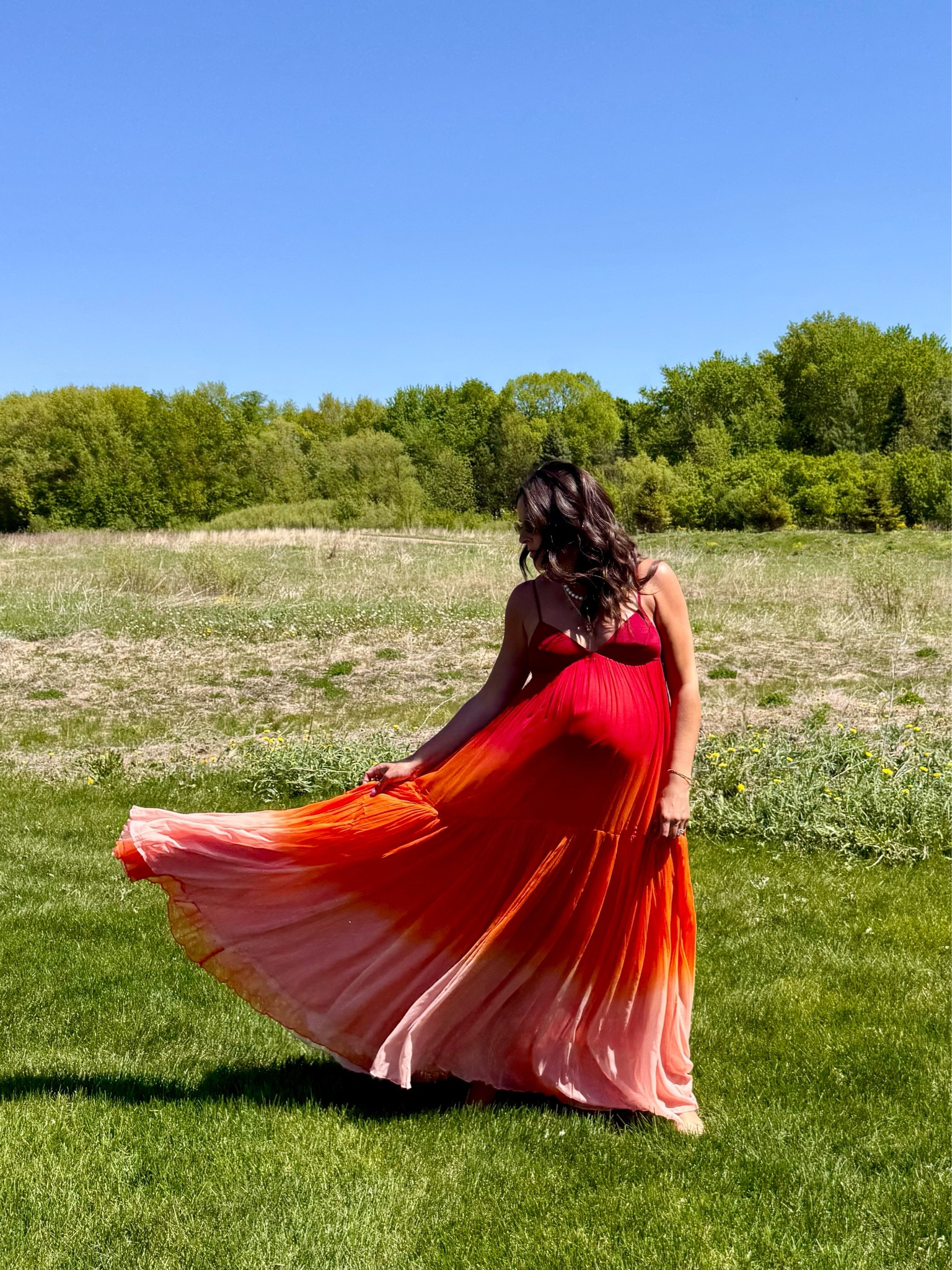 The most beautiful ombré dress. The material is perfection! I sized up to a large for the bump. It’s elastic at the back and has adjustable straps  

#LTKBump #LTKSeasonal #LTKWedding