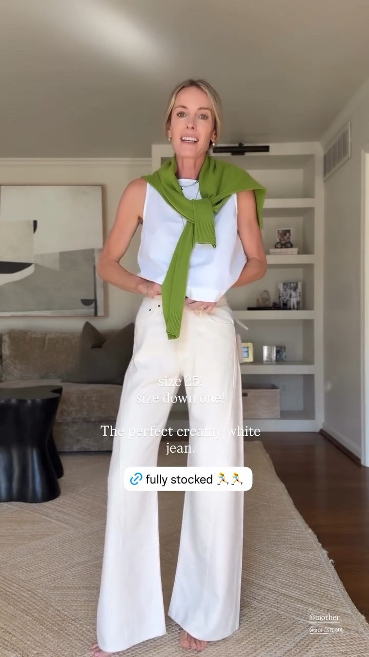 size 25!
size down one!

The perfect creamy white jean. @mother  @nordstrom