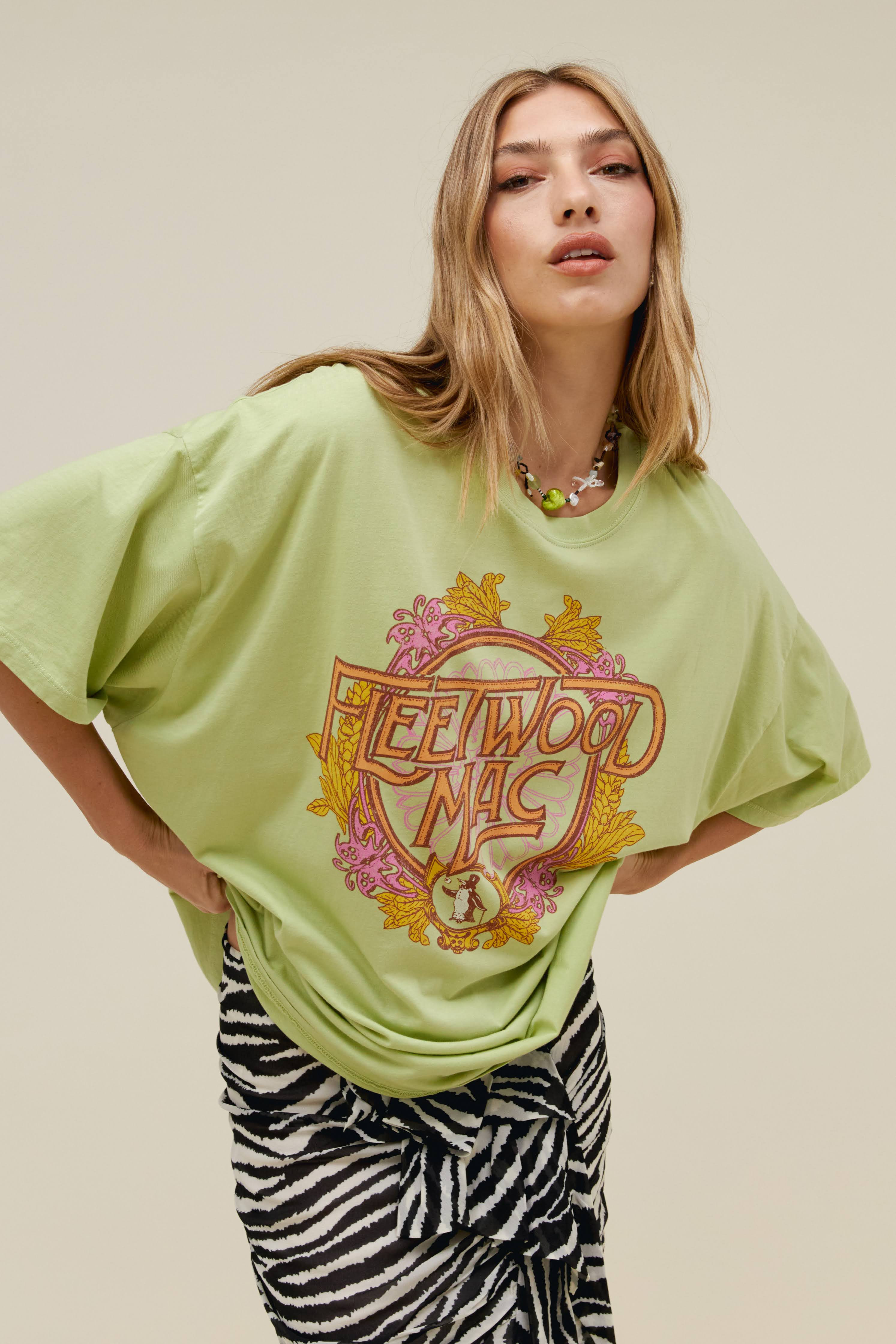 Fleetwood Mac Flower Crest OS Tee | Daydreamer