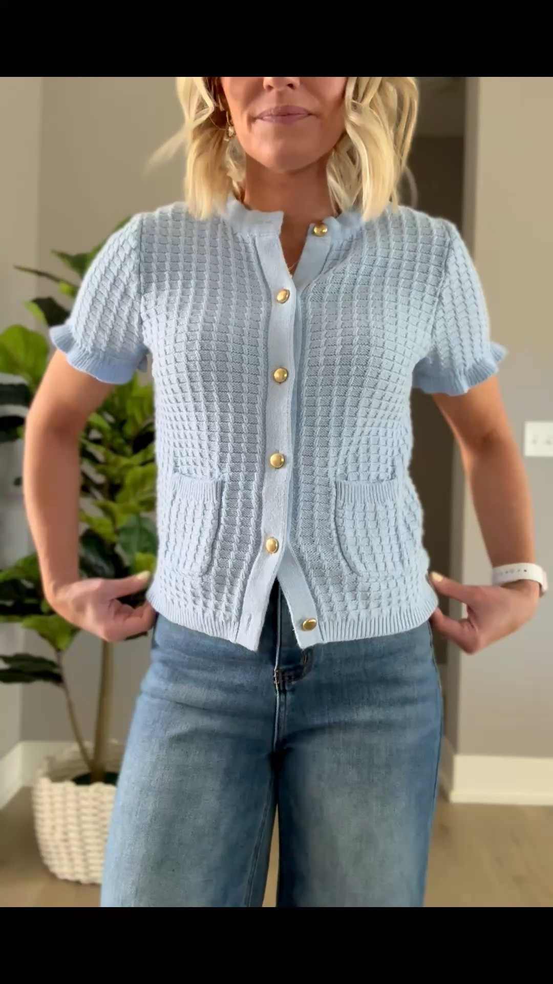 This is the cutest ruffle sleeve cardigan! The perfect top for spring! I’m wearing an xs! 

#LTKSeasonal #LTKOver40