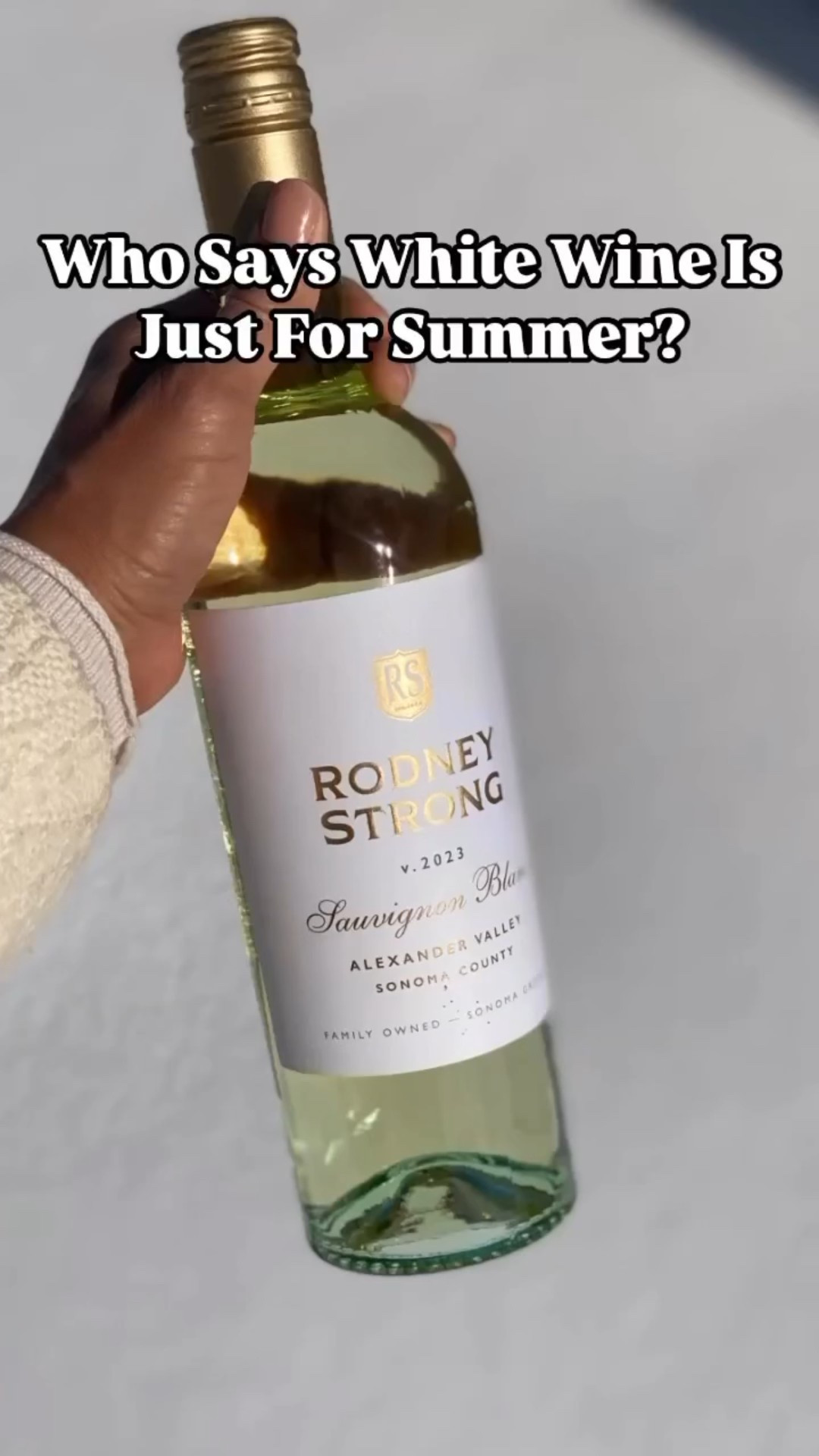  Who says white wine is just for summer? Winter whites are here to keep things crisp, cozy and just the right chill.   @rsvineyards first vintage of the  Alexander Valley Sauvignon Blanc offers bold flavors and crisp sips.   The late Harvest on this expression highlights refreshing whiffs filled of juicy kiwi fruit, yellow peach and passion fruit flavors with a finish of sweet almond and mineral complexity. A great sip on its own and pairs well with hearty dishes like pasta. Elevate this snowy season with the perfect white wine from Rodney Strong.   
.
.
#thesocialny_wine #whitewine #californiawine #citylifestyle #winterwhite #winelovers #winetasting #rooftopviews #liveauthentic #nationaldrinkwineday #LuxurySips #GoldenPour #WinterIndulgence #ElevateYourSip  #WinterMood #ChilledToPerfection  #WinterSipping #SipWithStyle #WineTime #WinterFavorites #WinterWineVibes #WinePersonality #cheerstothat

#LTKHoliday #LTKfoodie #LTKHome