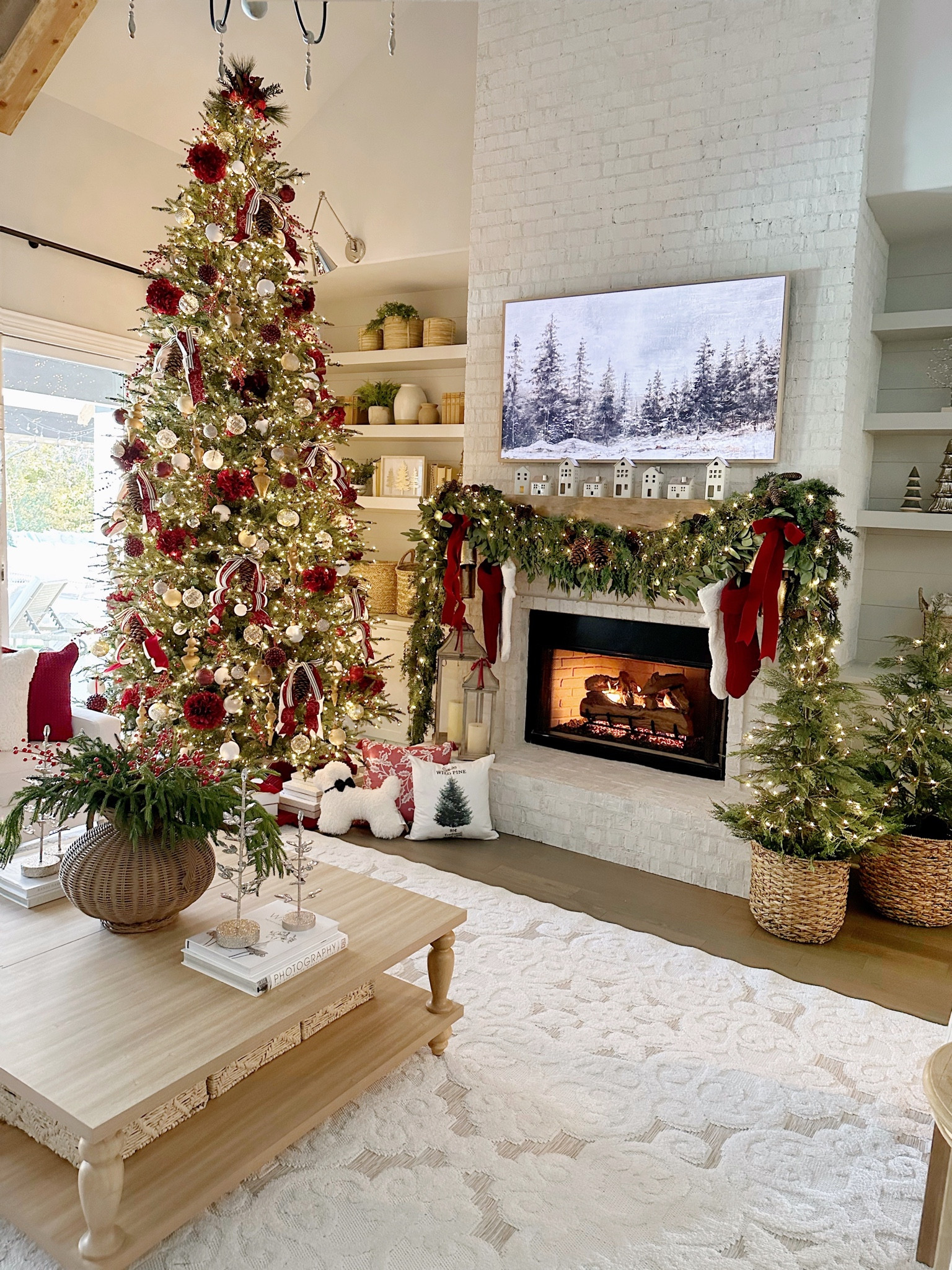  Christmas decor with viral twinkling Christmas tree 

#LTKhome #LTKCyberWeek #LTKHoliday