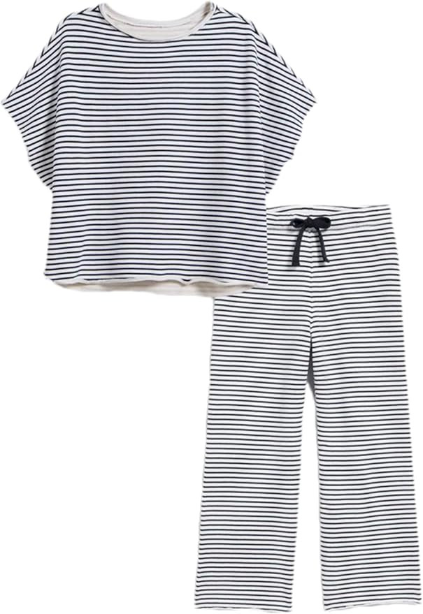 Bozanly 2 Piece Sets for Women Short Sleeve Tops and Capris Loose Matching Pajama Sets Sweatsuits | Amazon (US)