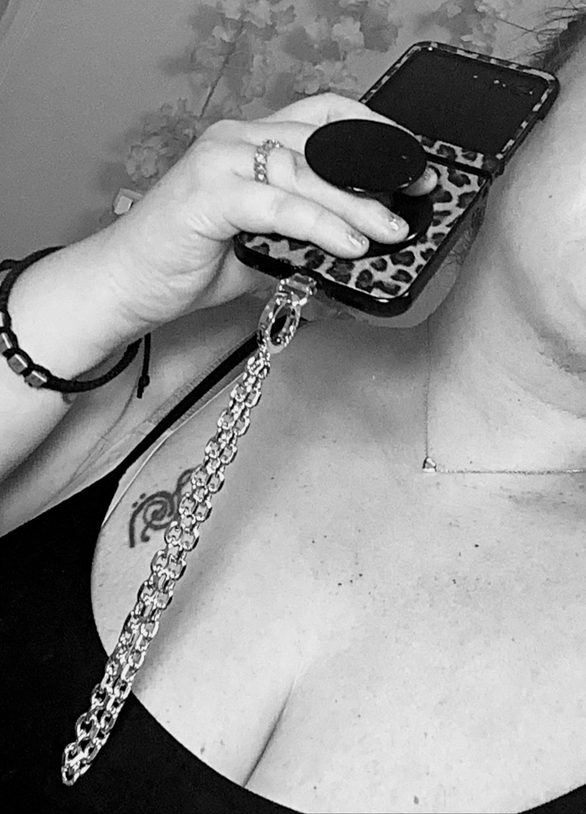 l love this phone chain

#LTKFindsUnder100 #LTKFindsUnder50 #LTKStyleTip