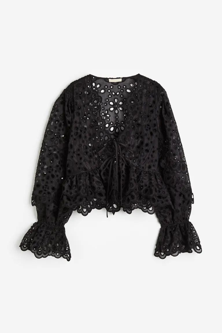 Broderie anglaise blouse | H&M (UK, MY, IN, SG, PH, TW, HK)