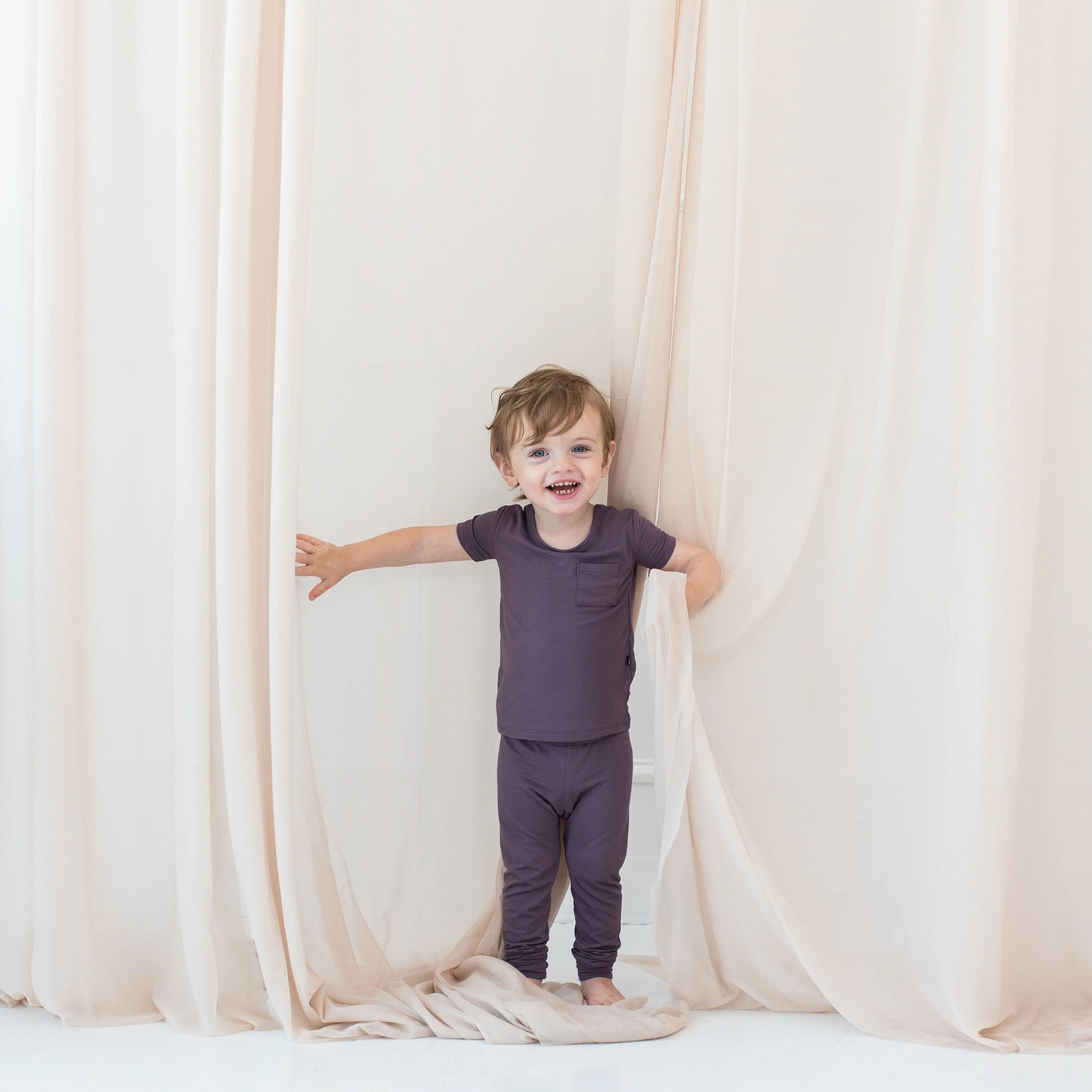 Short Sleeve with Pants Pajamas in Currant | Kyte BABY