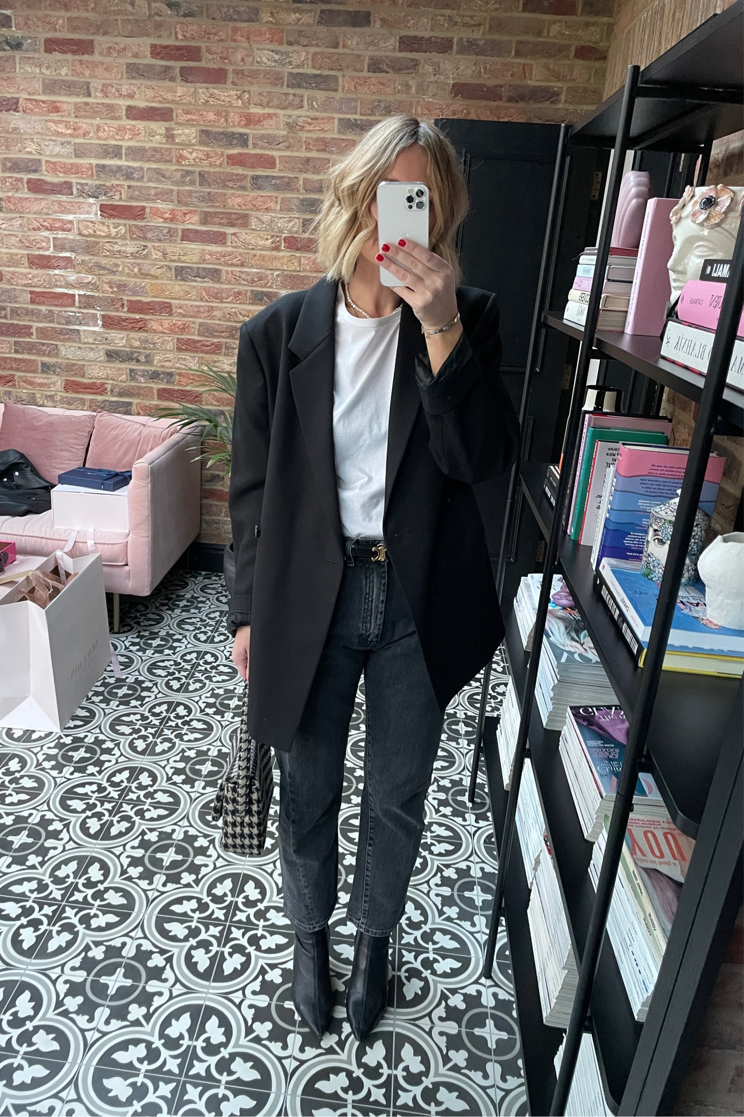 Back to Basics | Denim | Black Blazer | Point Boots 

#LTKstyletip #LTKeurope #LTKunder100