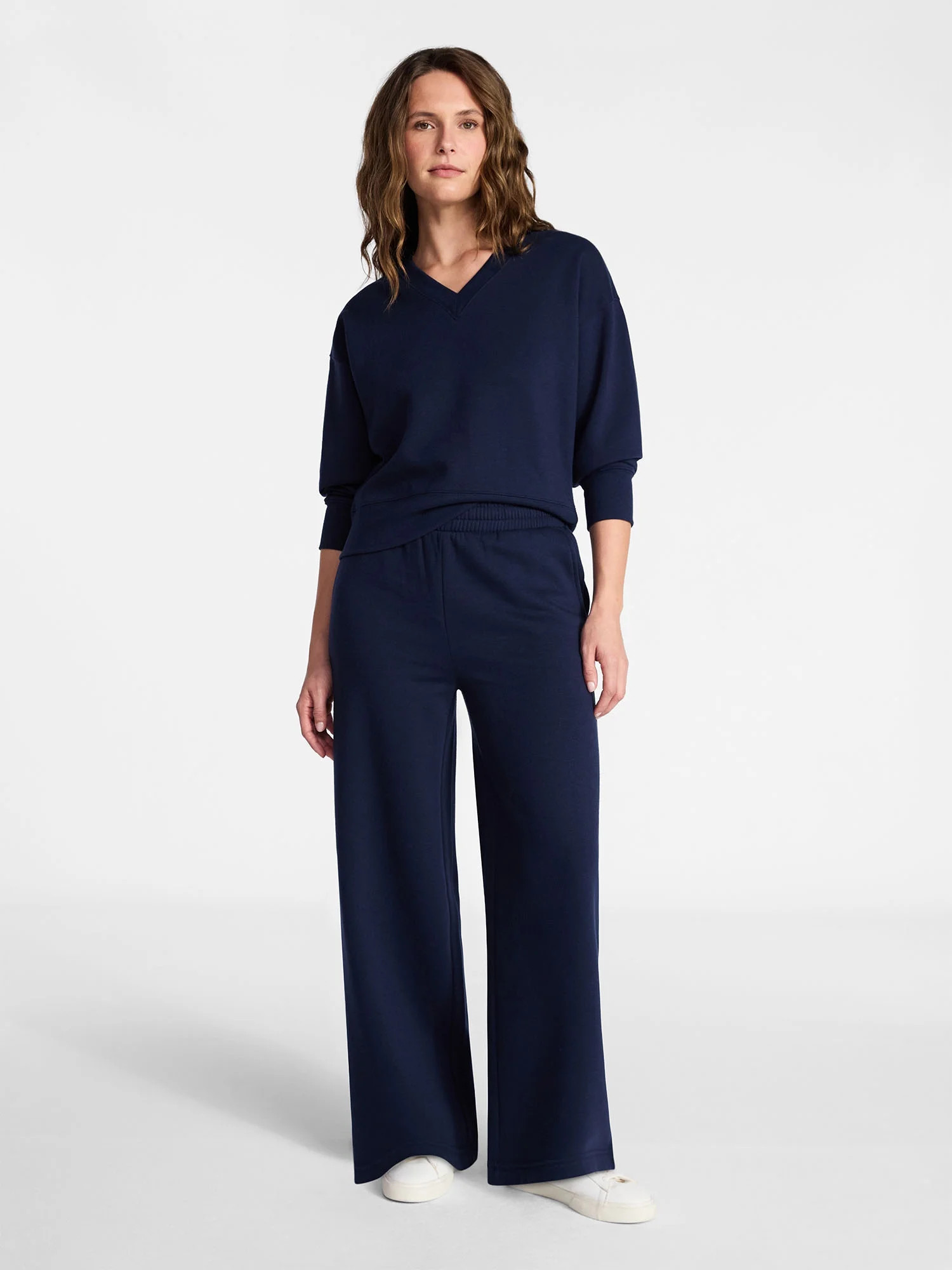 Time and Tru Women's and Women's Plus V-Neck Sweatshirt and Pants Set, 2-Piece, Sizes XS-4X | Walmart (US)