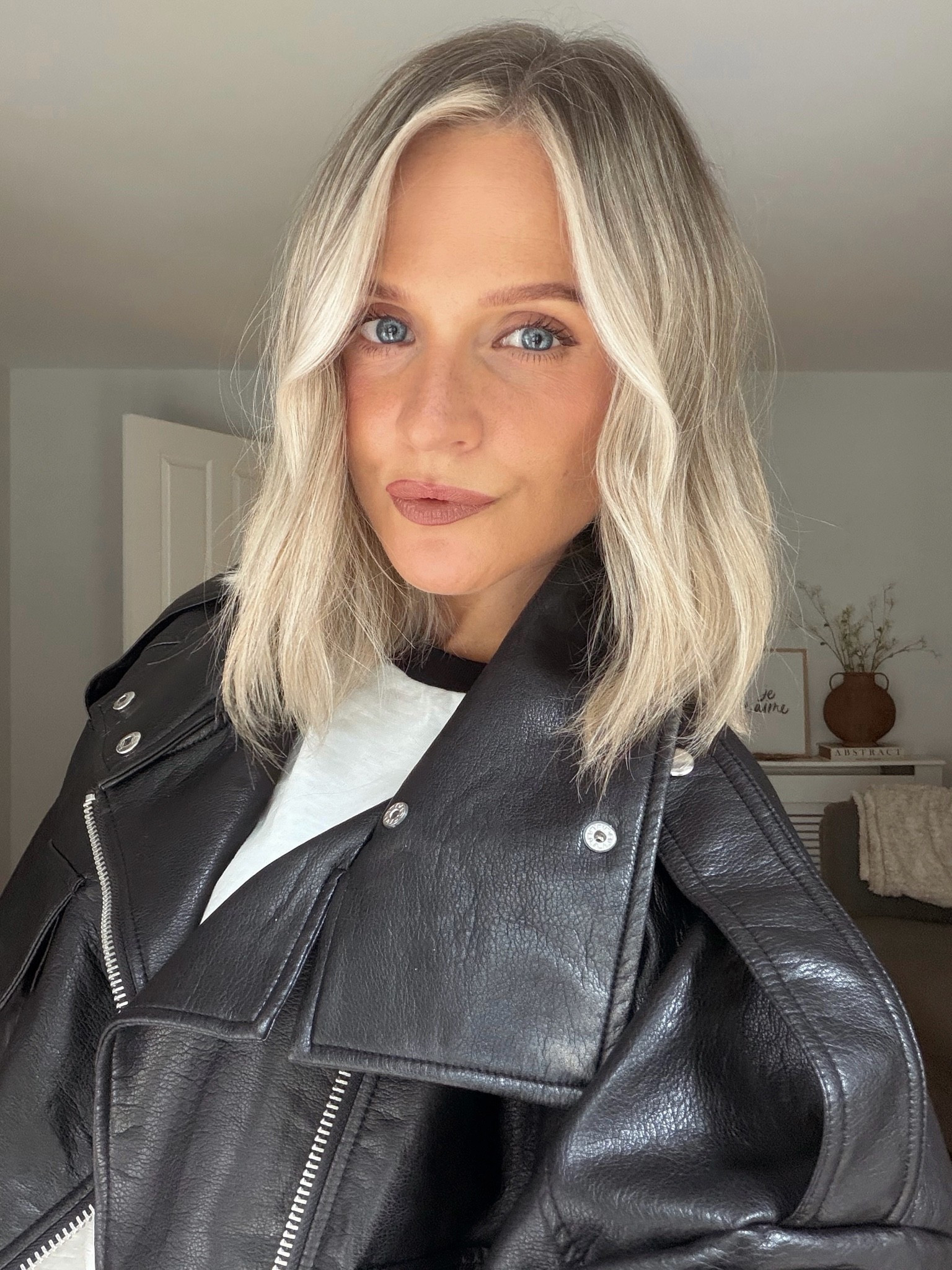 Helping me get ready for 22 years…✨ad.I got my first pair of ghd’s at 14 and I’ve been using ghd pretty much every morning ever since! The styler I use most days is the Platinum + and then I’m loving using this new tong recently for loose undone waves 🩷 to celebrate 25 years of ghd you can use my code JOANNEIXER5 to get extra savings off their sale 💫

#ghd #ghdwaves #hairtutorial

#LTKbeauty #LTKstyletip