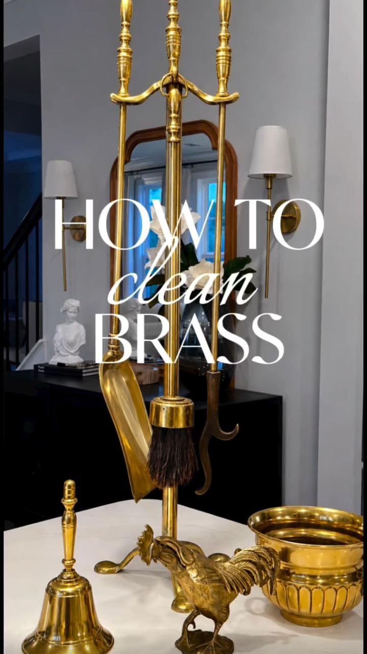 Dull brass can shine like this✨ All you need is one product. 

#cleanbrass #diy #brassdecor #brass #antiquebrass