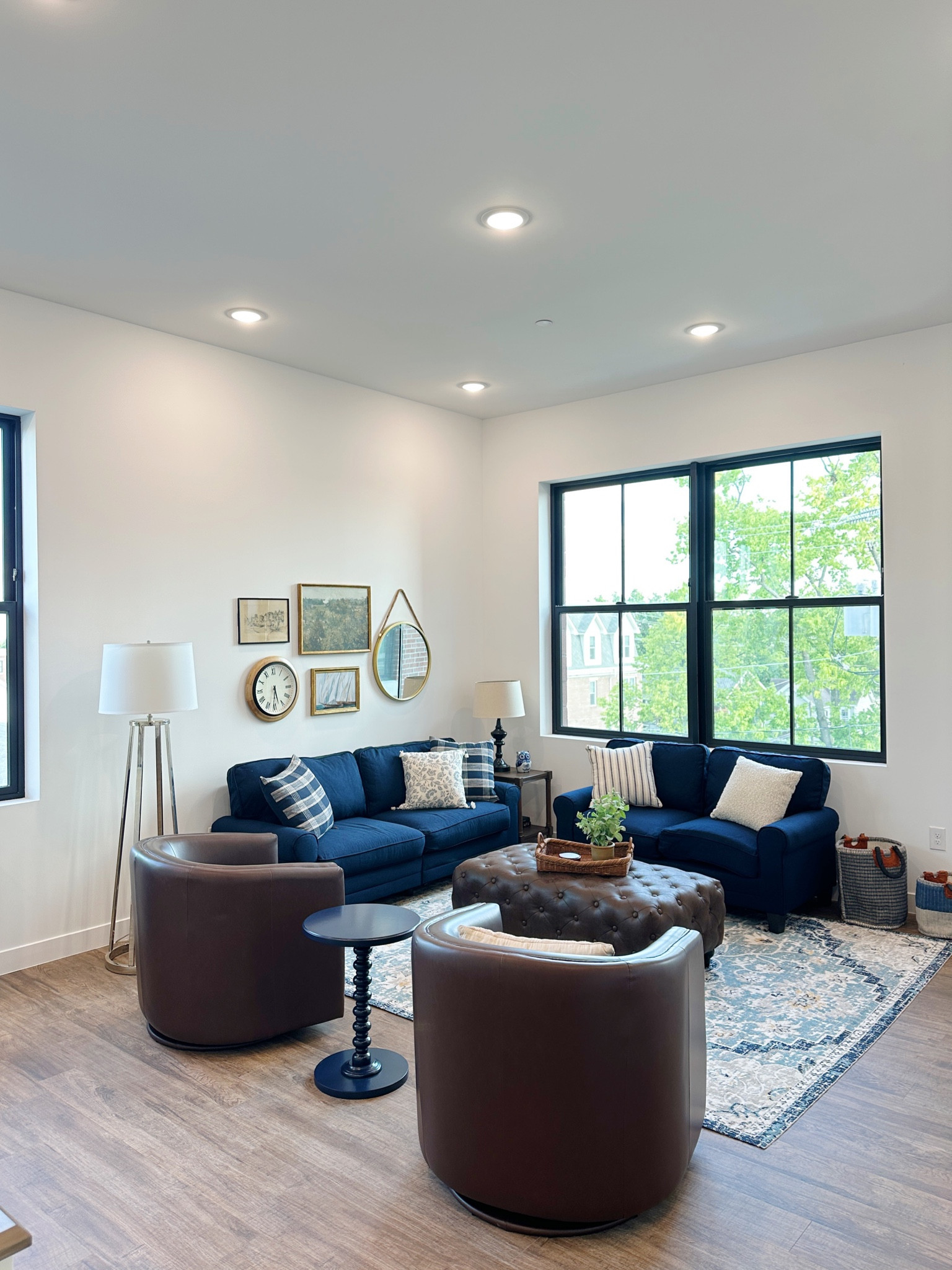 Elizabeth’s junior year college apartment living room set up! Everything is linked from the space:) 

#LTKSeasonal #LTKBacktoSchool #LTKFind