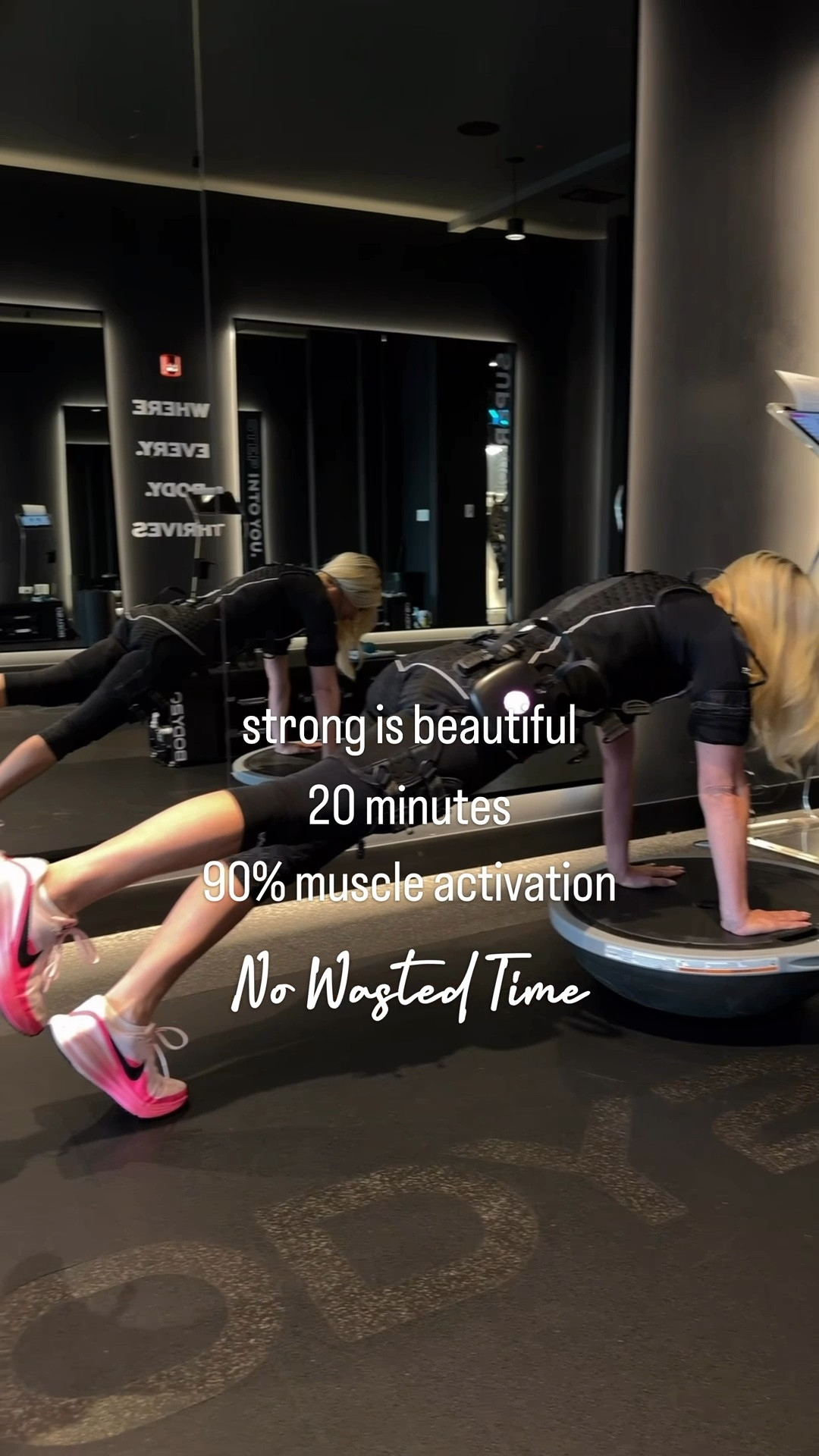 mamacita 💪🏼💅🏻

pretty. strong. efficient.

@body20hinsdale is how I’m doing it all...
20 minutes, full-body, EMS + no wasted time.

$25 first class with code DOLLHOUSE

Who’s getting strong with me?