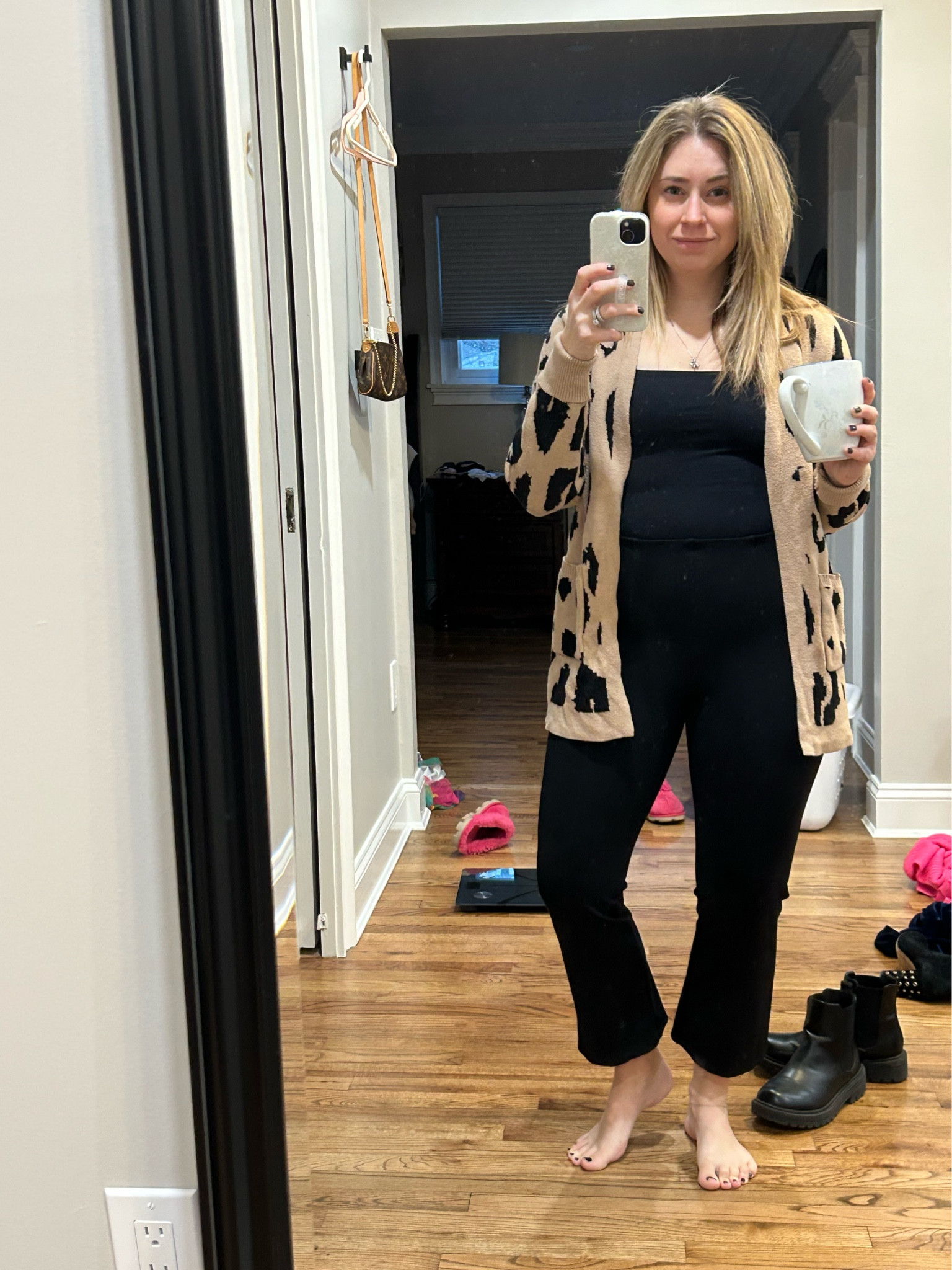Black for this rainy day 🖤

#LTKSeasonal #LTKmidsize