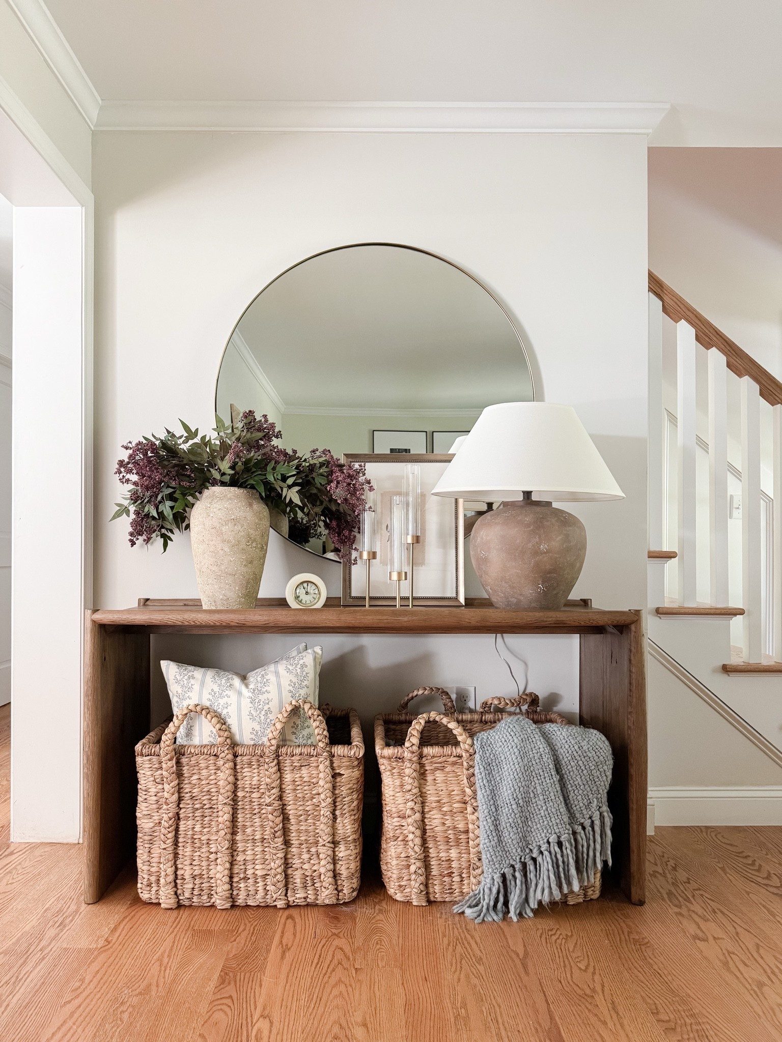 Thinking about adding fall touches to your space? Sprinkle it in slowly with faux stems and subtle decor finds! Here’s some fall entryway inspiration to save for the season ahead! ✨

#LTKHome