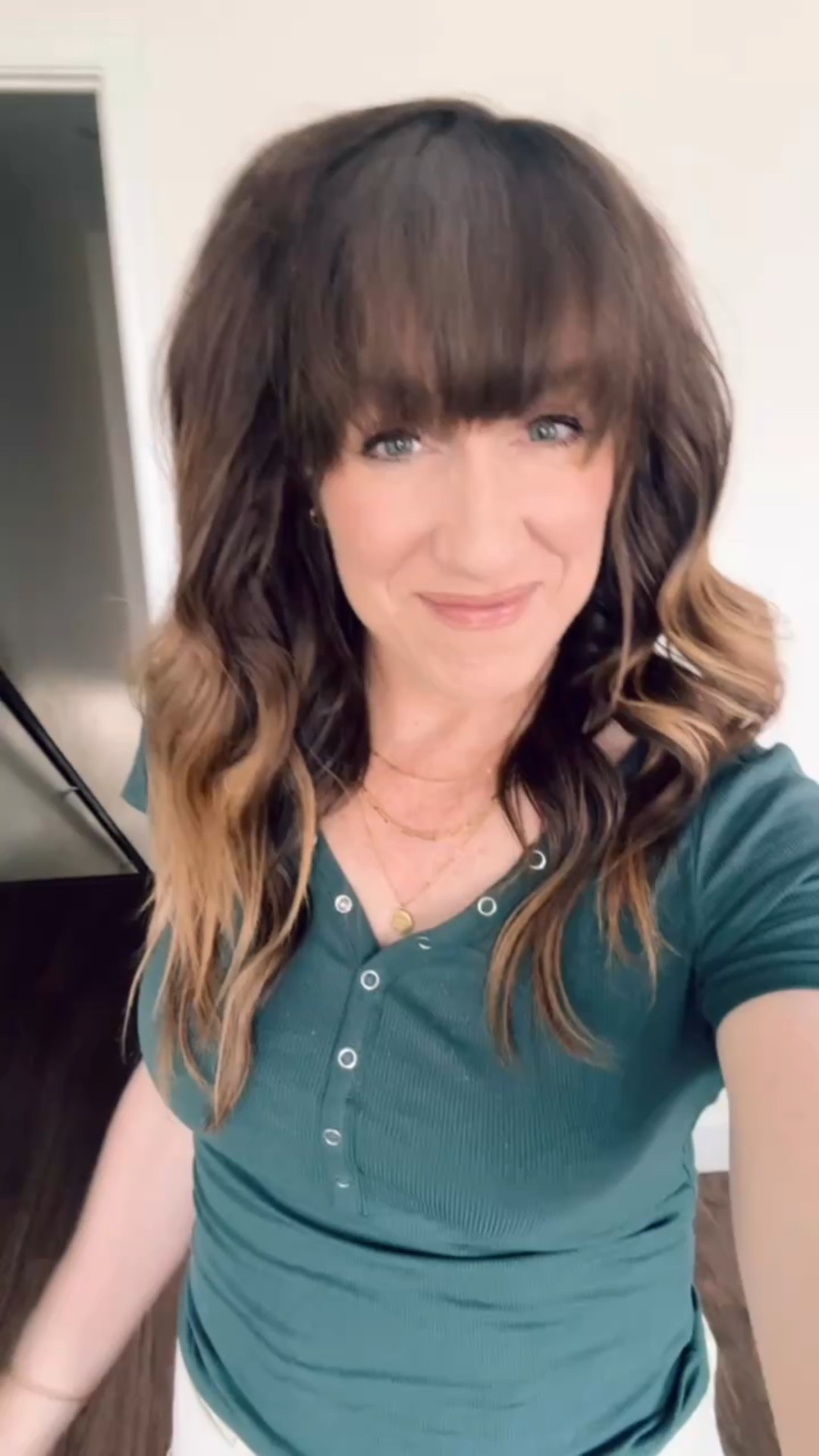 Two must-have products for getting lasting curls, as a girl with fine straight hair who has tried *so many* methods! Plus, my favorite dry shampoo for volume.