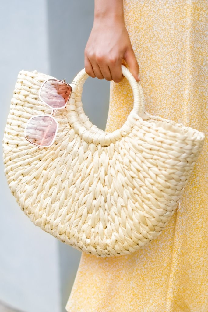 Right Back To It Ivory Bag | Red Dress 