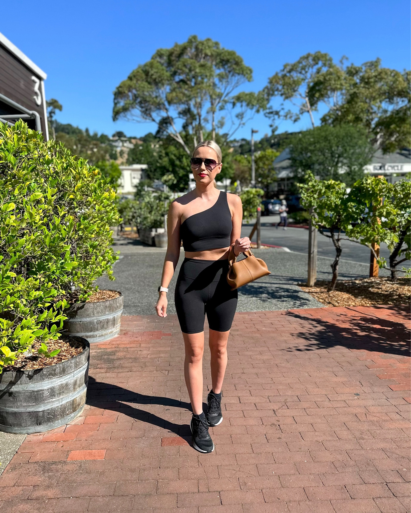 Sports Bra: Black, 8
Shorts: Black, 4
Shoes: Black/White, 9.5

Athleisure | Activewear | Fitness | Bike Shorts | Yoga | Loungewear

#LTKSeasonal #LTKFitness