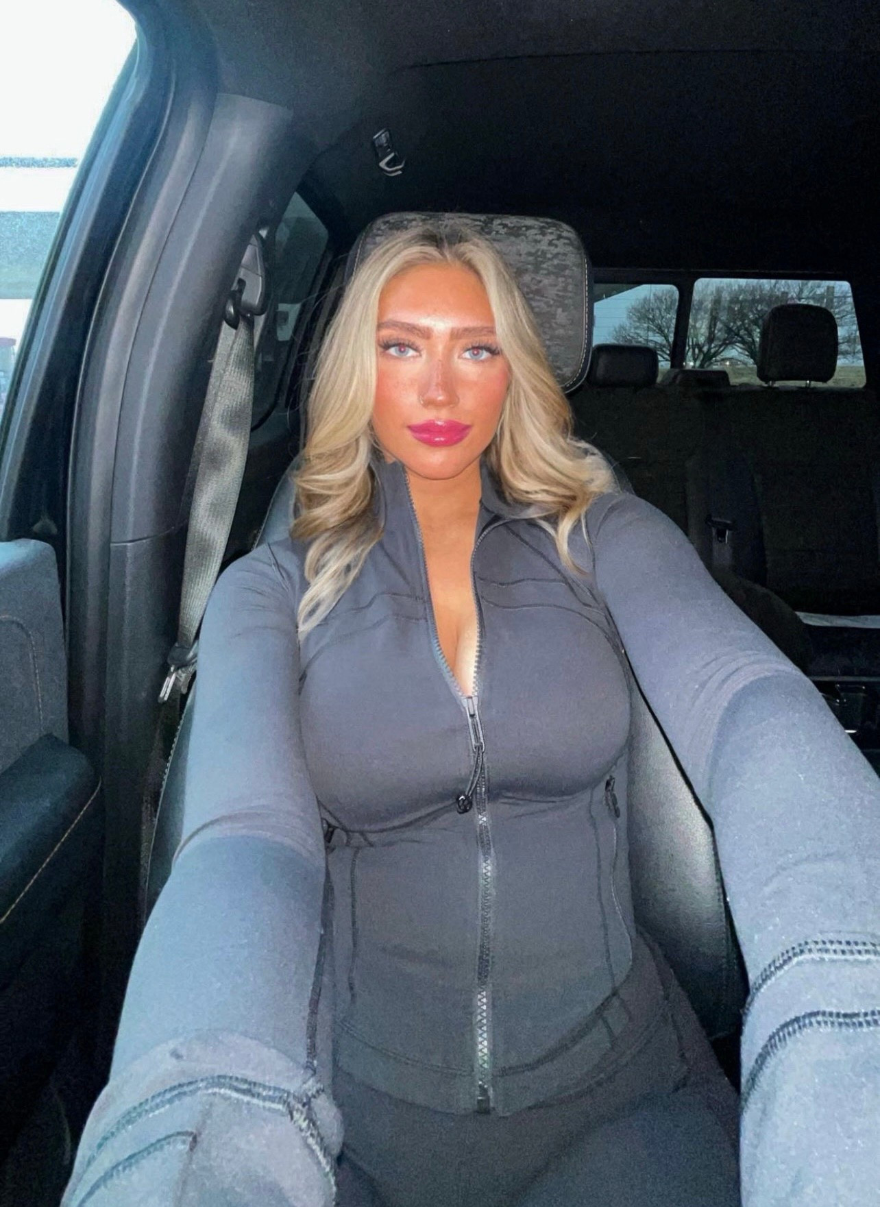 🐈‍⬛

#LTKActive #LTKBeauty