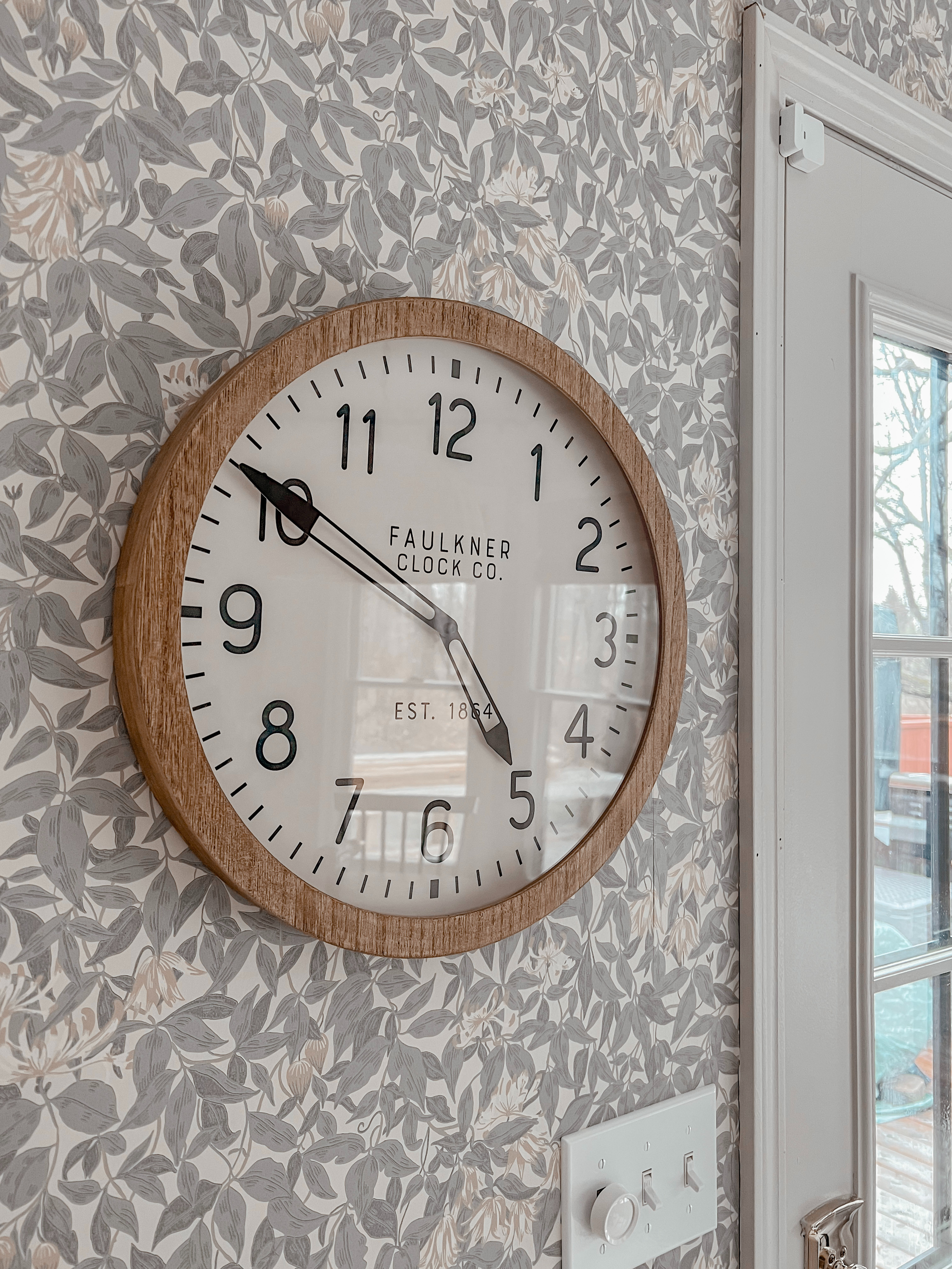 Get up to 40% off home decor @target 🤯🙌🏼 This wall clock that I have in my breakfast nook is only $30 right now!

Sale Alert | Target Home | Home Decor | Wall Decor | Table Decor | Throw Pillows | Area Rugs

Come Stay Awhile, Amanda Vernaci 

 #LTKHome #LTKSaleAlert