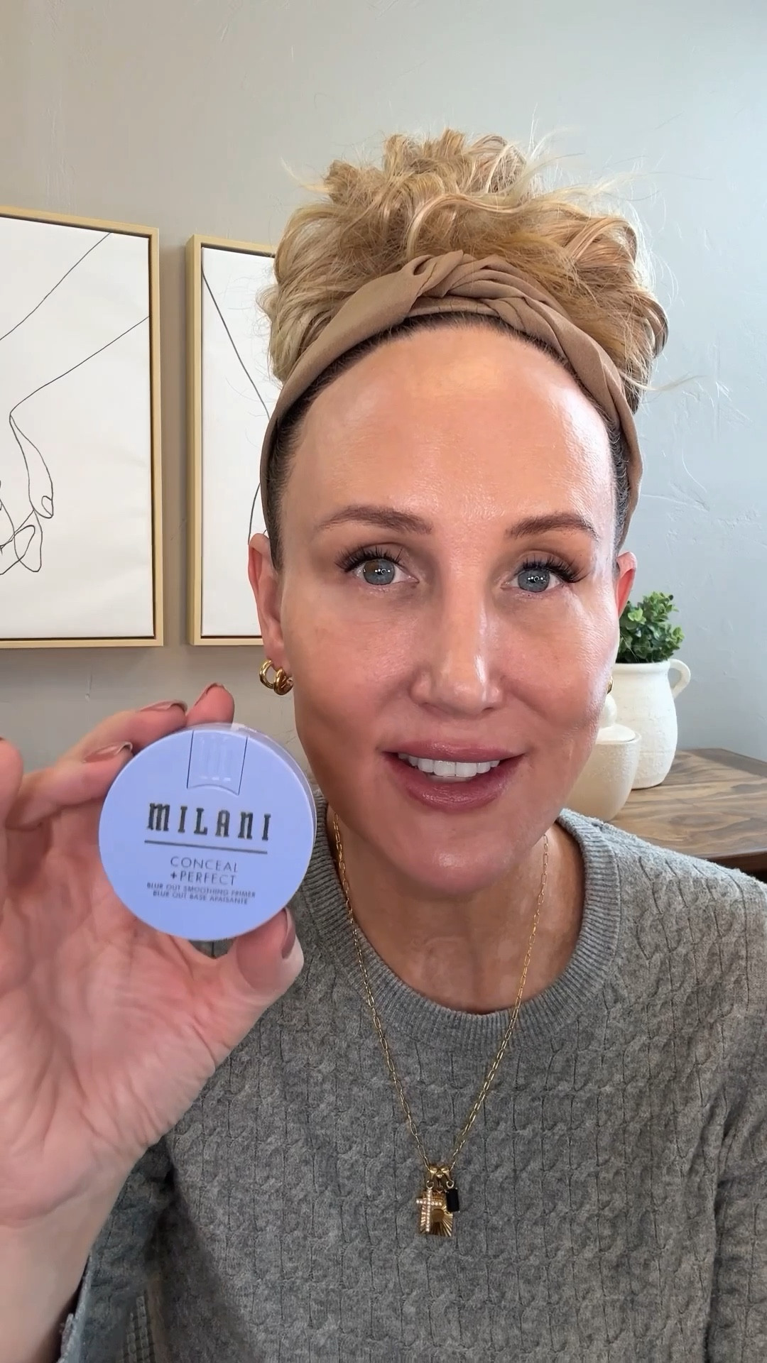 This is the best drug store blurring primer I’ve used in YEARS! ❤️ 

#makeup #makeuptips #primer #makeupreview #makeupover40 

#LTKBeauty #LTKGiftGuide #LTKOver40