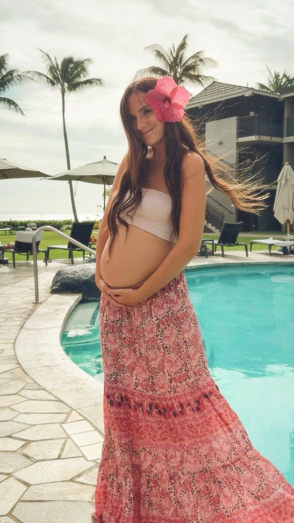 The comfiest and cutest vacation outfit ever!! 🌺✨ 

 