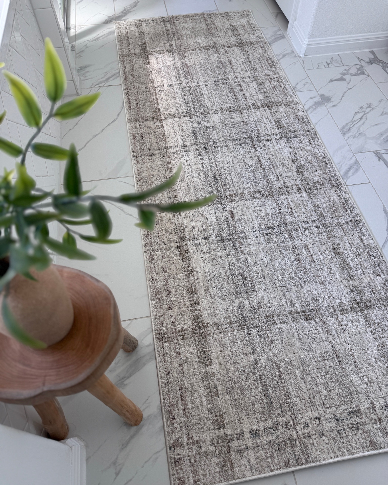 One of my favorite Loloi Rugs in my home! 😍

Its the perfect neutral rug and its shown here in the runner size!

Area rug, loloi rug, runner rug, rug sale #LTKFindsUnder100 #LTKSpringSale

Rugs in my home, found it on wayfair, wayfair sale