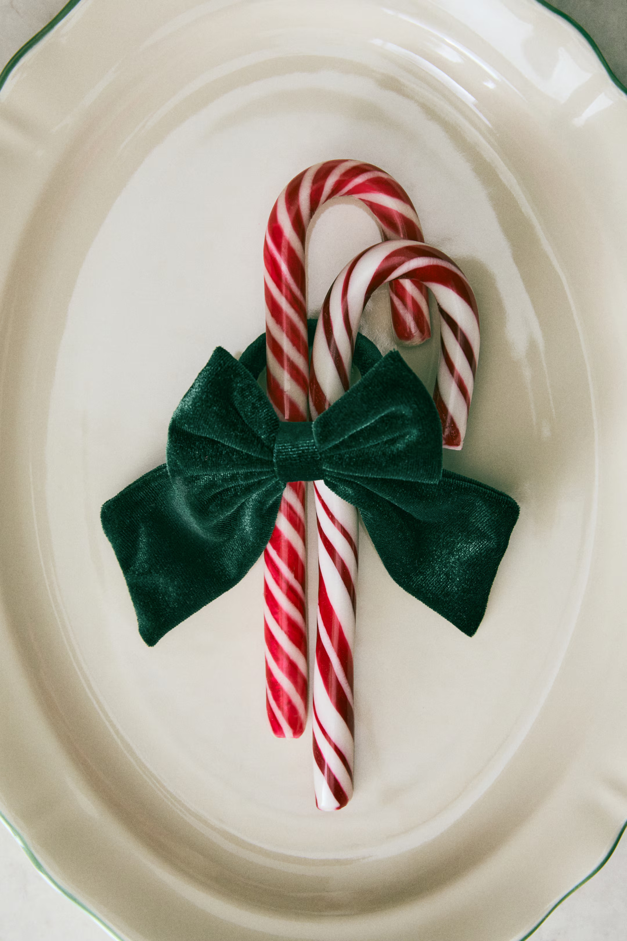 4-Pack Velvet Napkin Rings | H&M (US + CA)