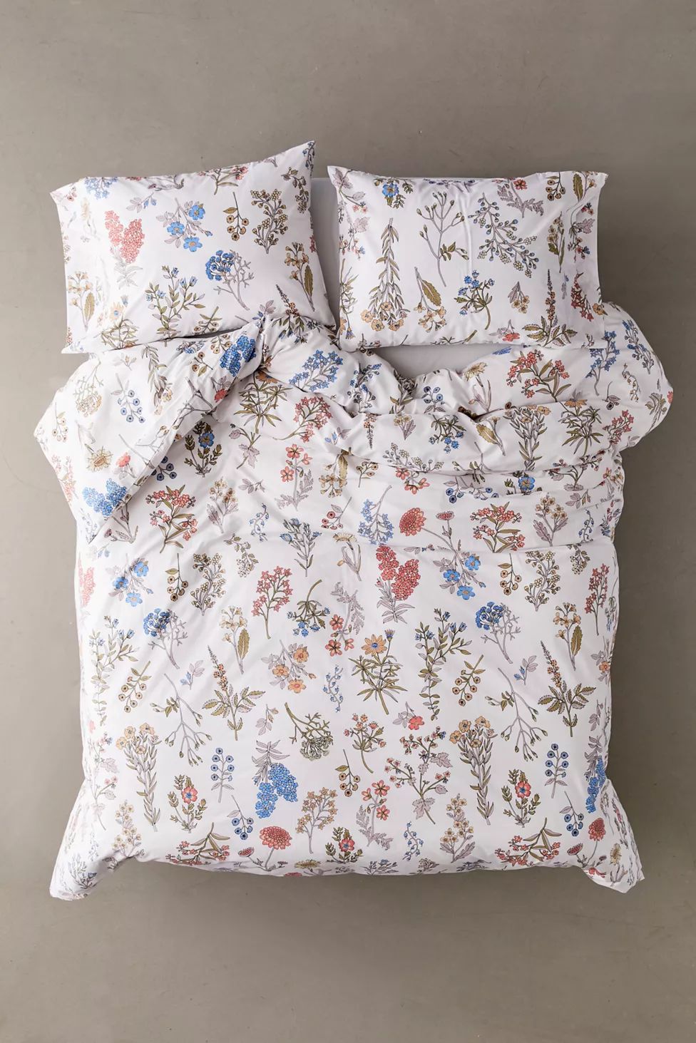 Myla Vintage-Inspired Floral Duvet Set | Urban Outfitters (US and RoW)