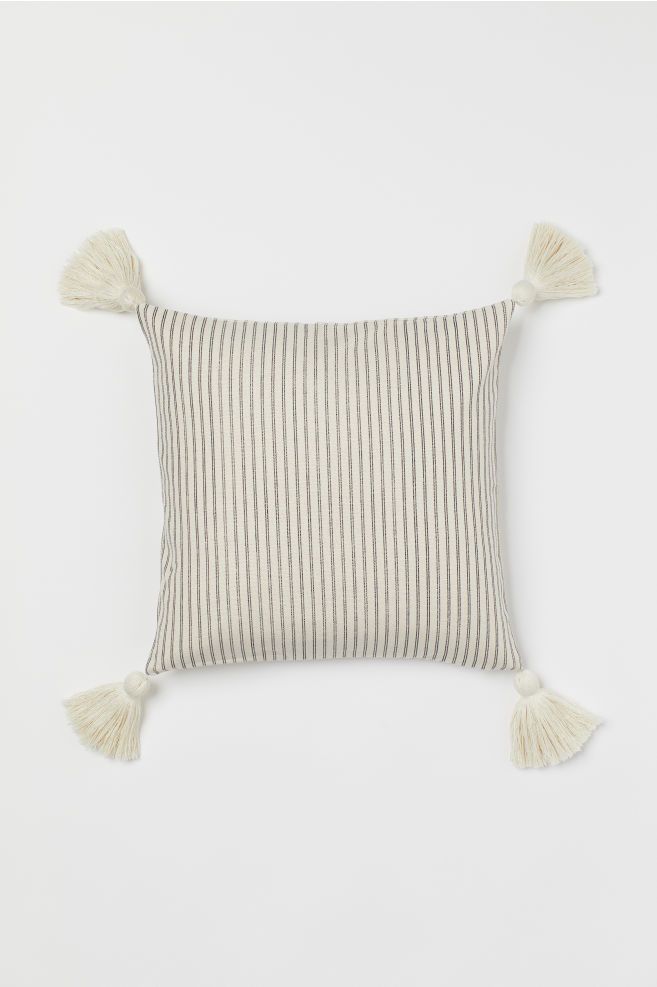 Tasselled cushion cover | H&M (UK, MY, IN, SG, PH, TW, HK)