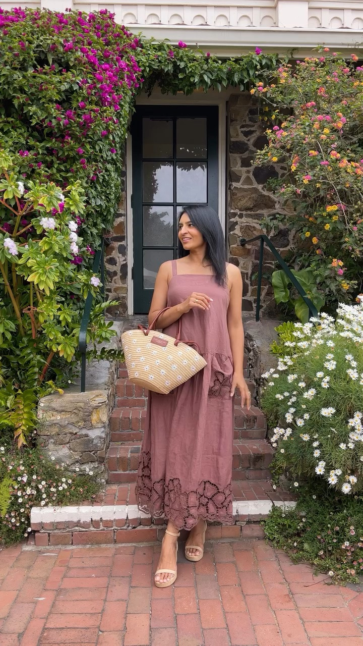 But on the Californian timezone!! 😬😬😬😬 Love this time of the year!!! Every bloom is beaming with joy and the air and sunshine, oh so wonderfully exciting!!! 
.
.
.
Meanwhile, in other news, how wild is 2026 that I get to work with one of my dream brands @bananarepublic * ?? Pinching myself!!! But also super thrilled!! #BRcreator 
Outfit is linked here 👇
.
.
https://creatorlink.shop/4fovMUC
.
.
.
.

.
.#springsummer #outfitideas #bananarepublic 
.
.
.