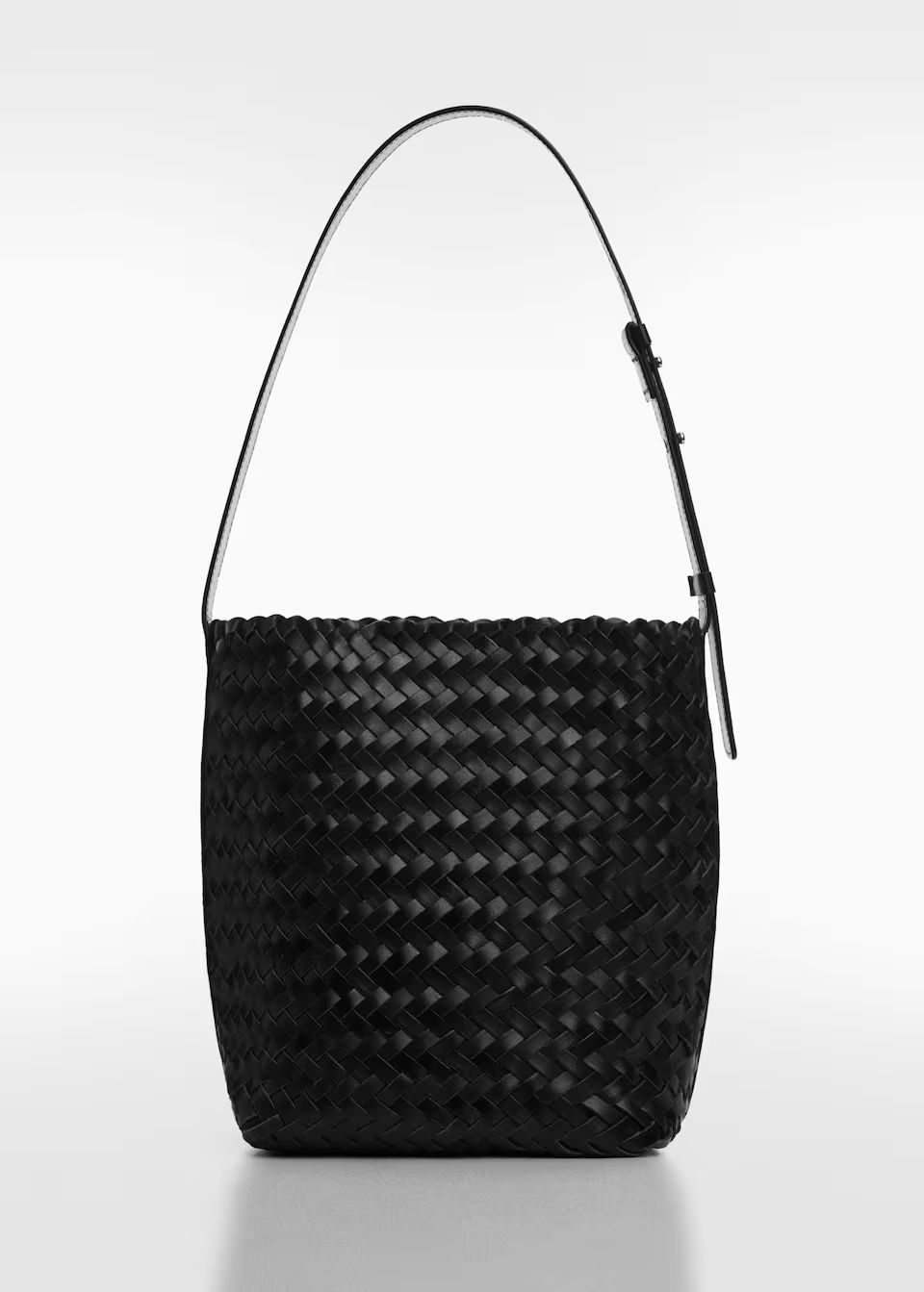 Braided leather bag | MANGO (US)