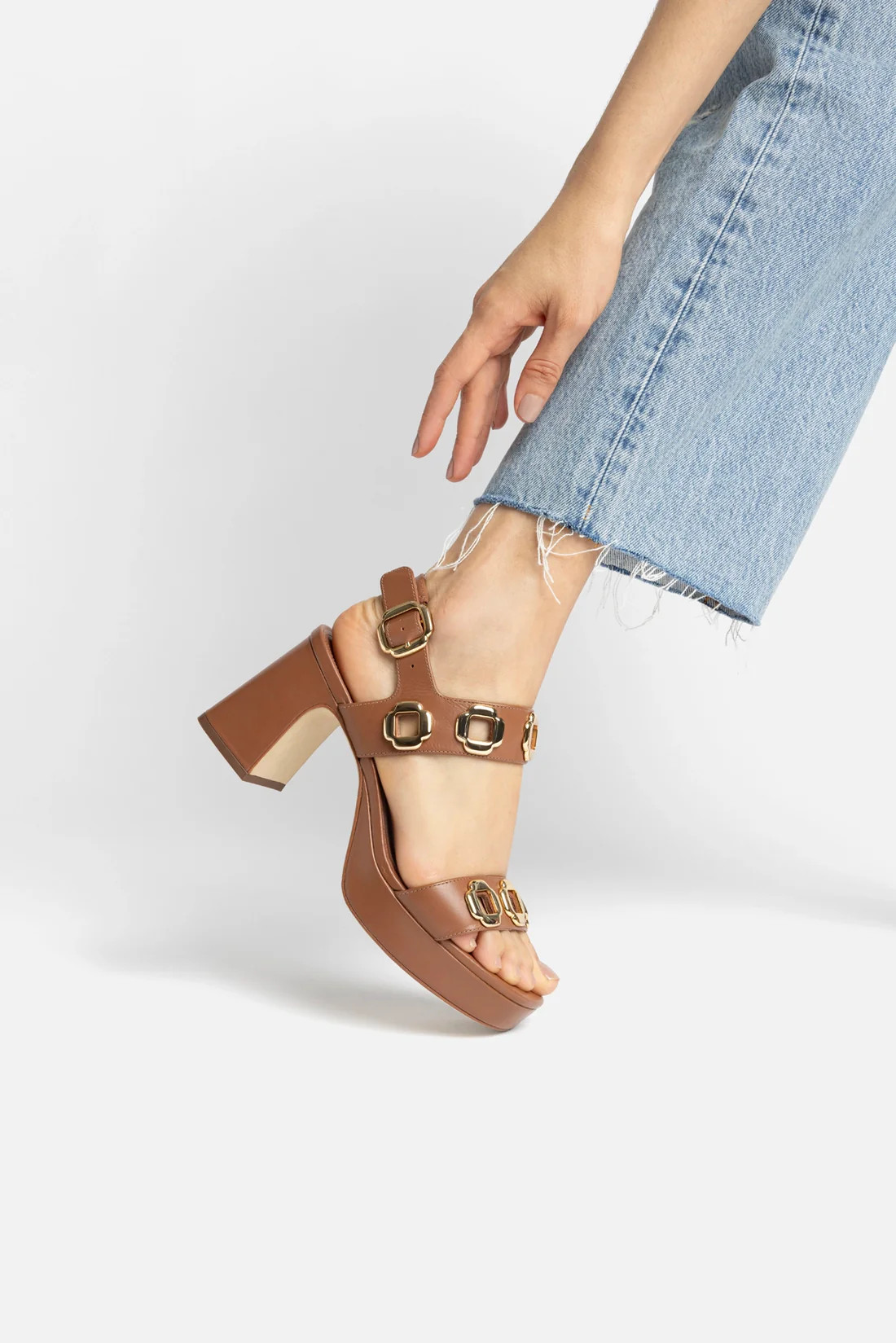 Milan Dolly Low In Caramel Leather | Larroude