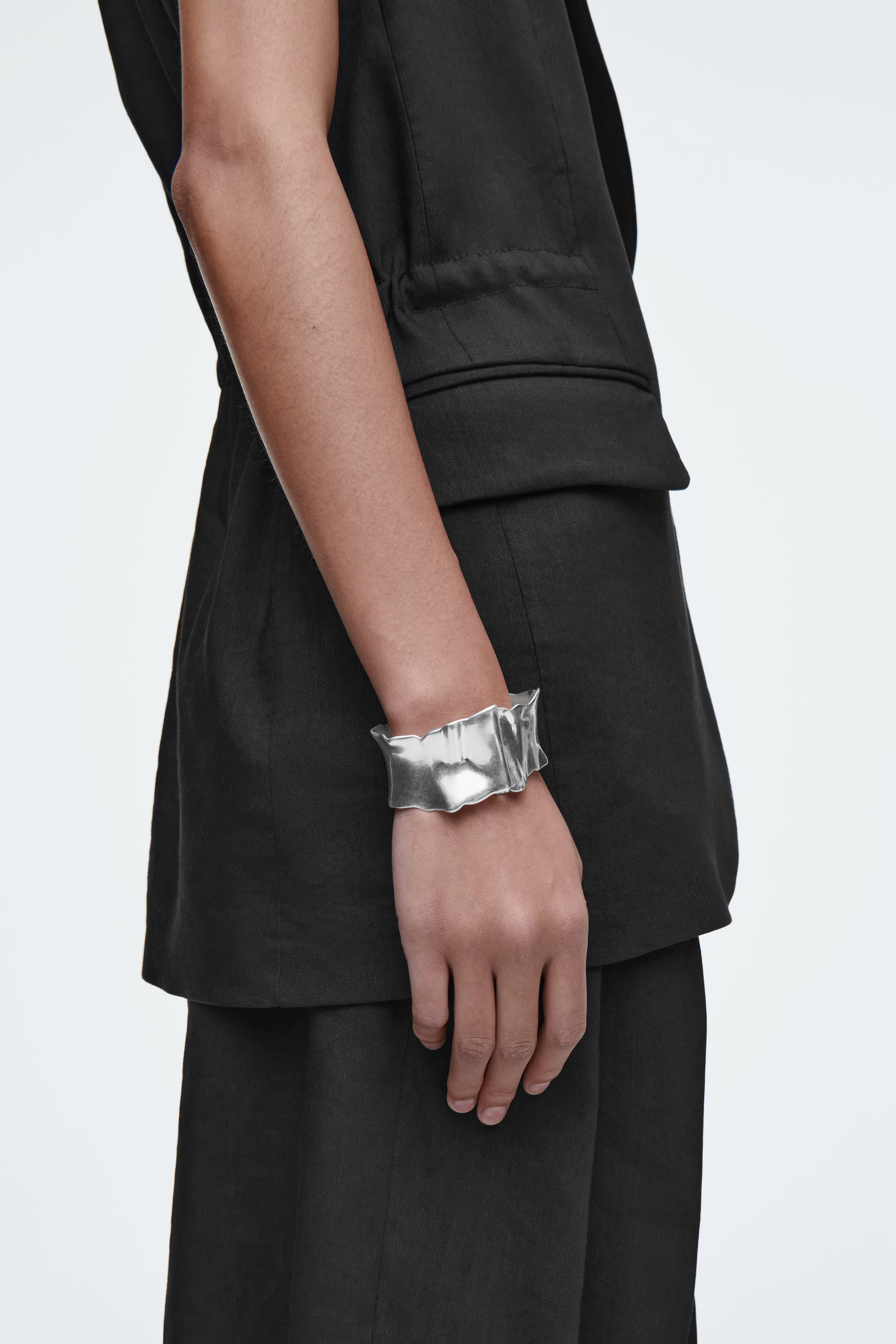 TEXTURED CUFF - SILVER | COS UK