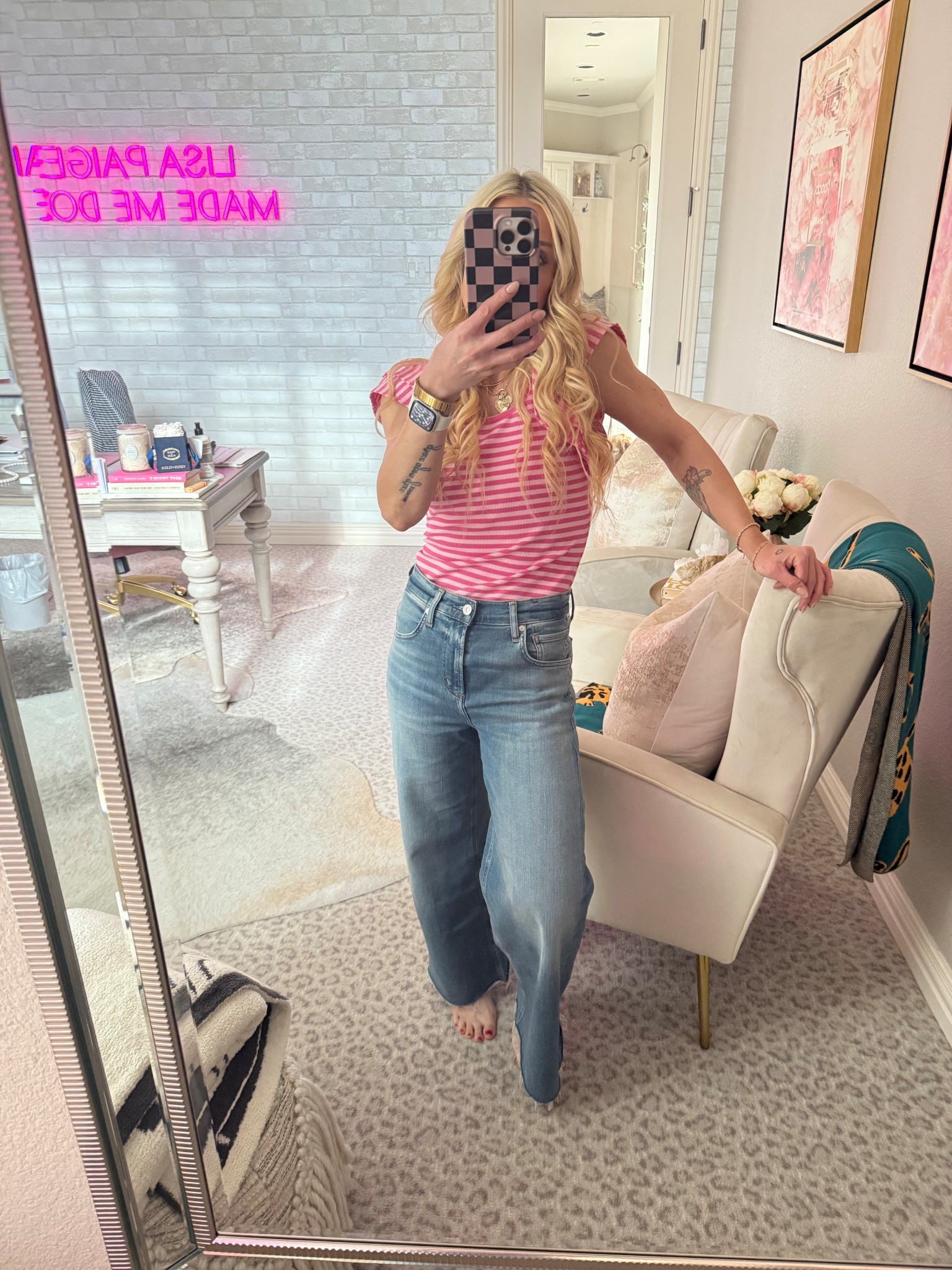 petite girls!!!!!!

this pair of COH is a must!!!!!!
linking the ayla crops as well bc I bought those too. wearing a 23 in both styles. 