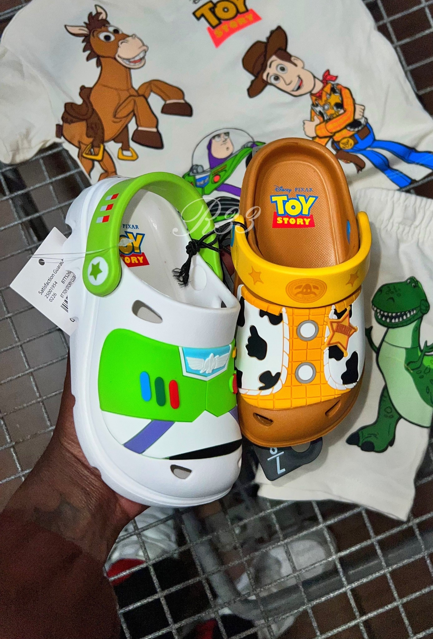🧸🚀✨Found these adorable #toystorylover Clogs at WaImart 🥹💚 🚀

#pixar #buzzlightyear

#LTKSpringSale #LTKmomlife #LTKKids