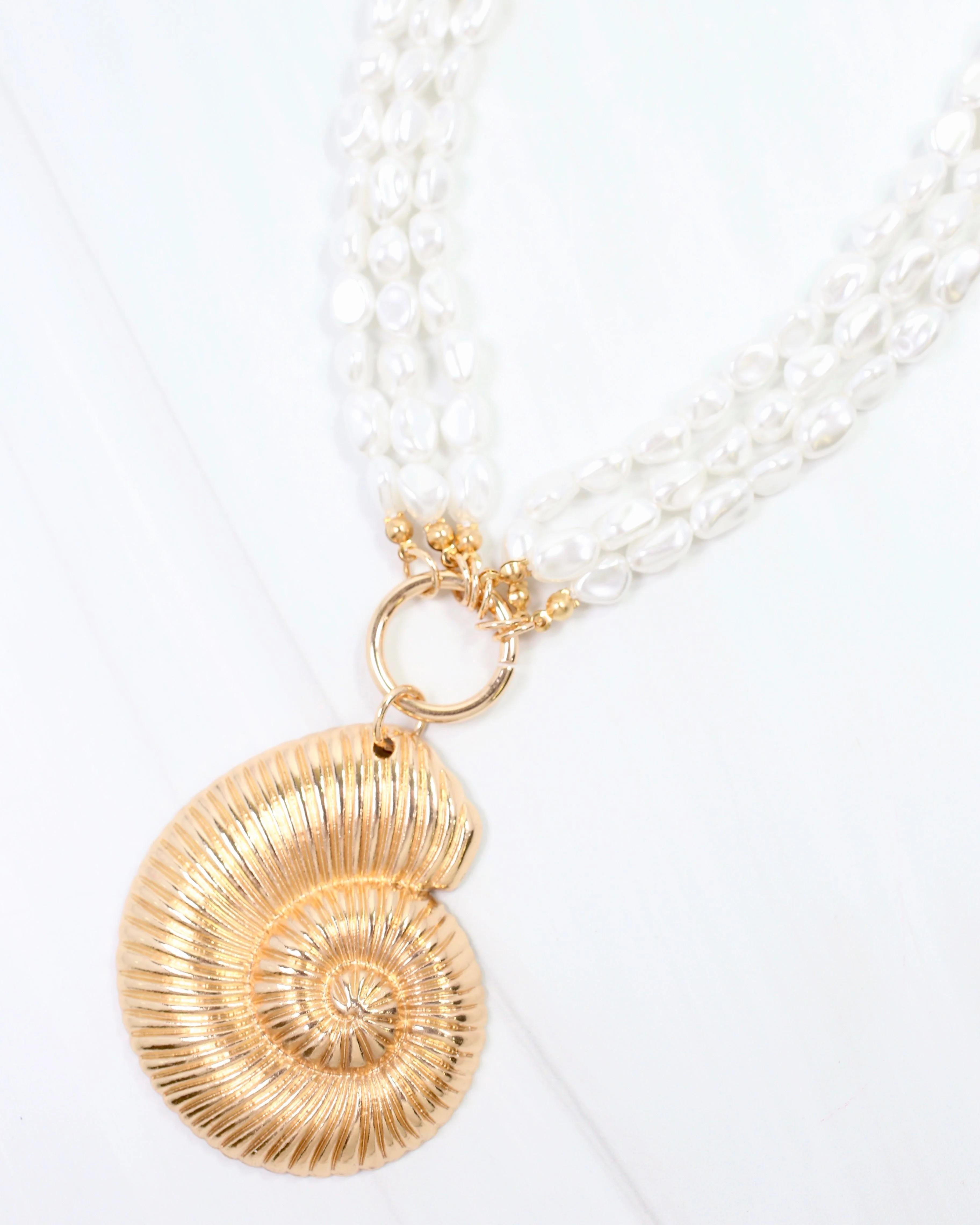 Caicos Layered Pearl Shell Necklace Cream | Caroline Hill