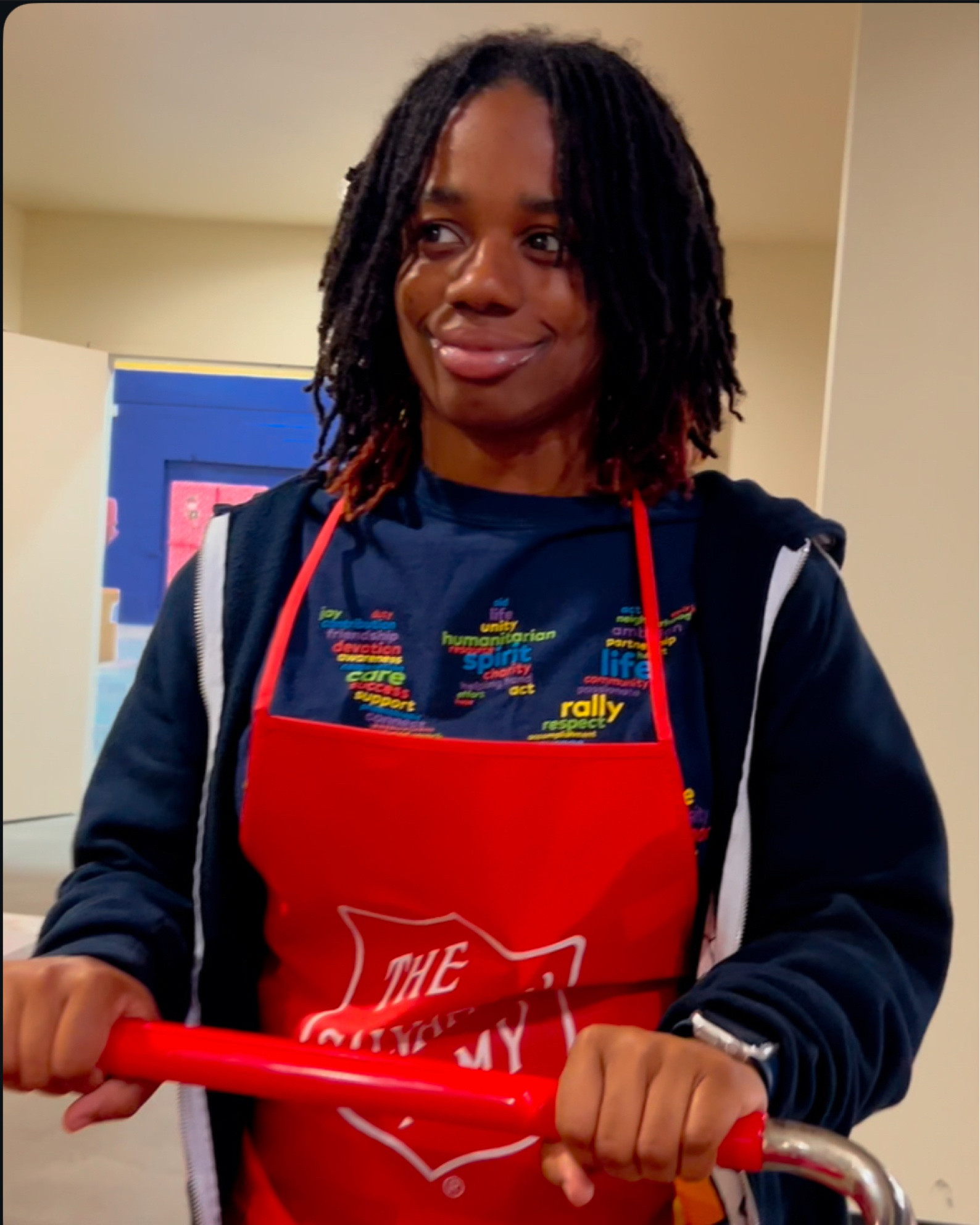 Using the Fenty Quenchers for my teenybopper’s touch of natural beauty while volunteering. Just a mom keeping her daughter  looking like a teenager 😌