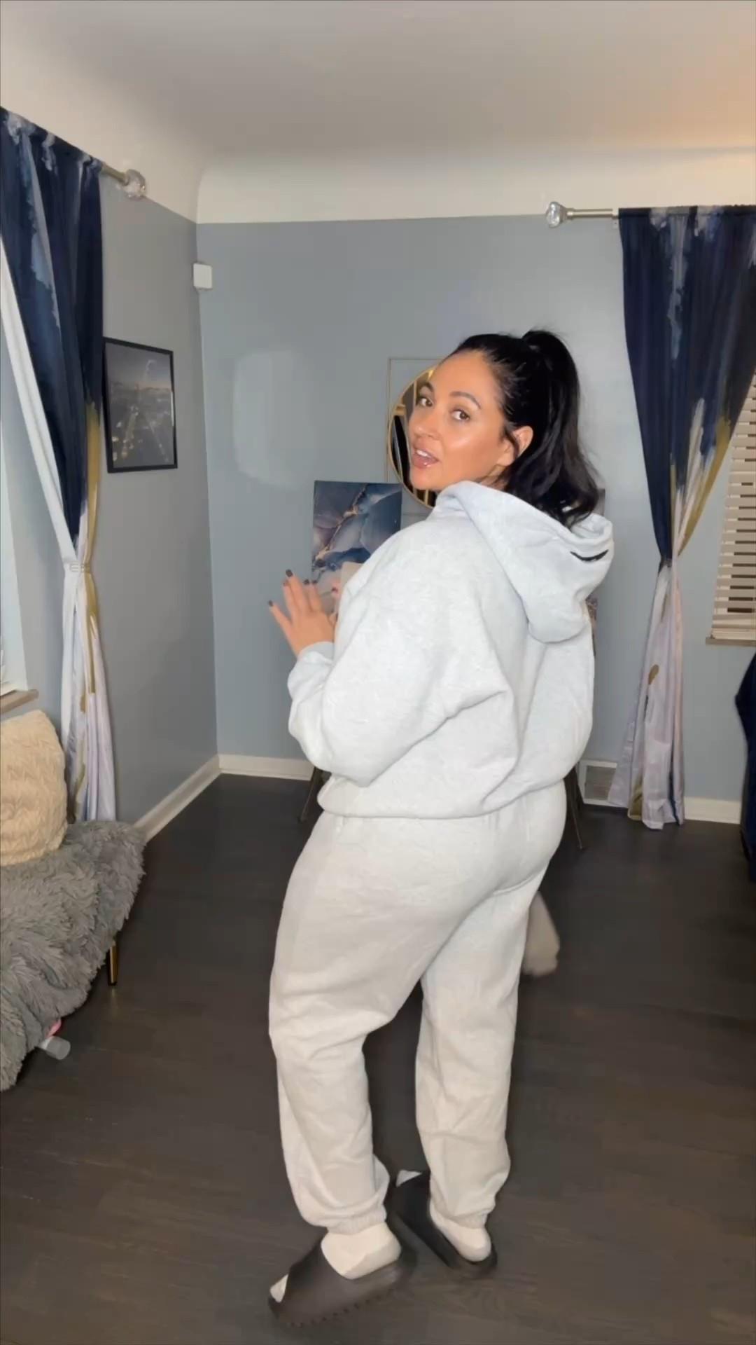 These sweats are so cozy and warm!
Perfect for this winter ❄️ 
For reference, I’m 5’6” 180lbs in a size large sweat outfit


#LTKBeauty #LTKOver40 #LTKMidsize