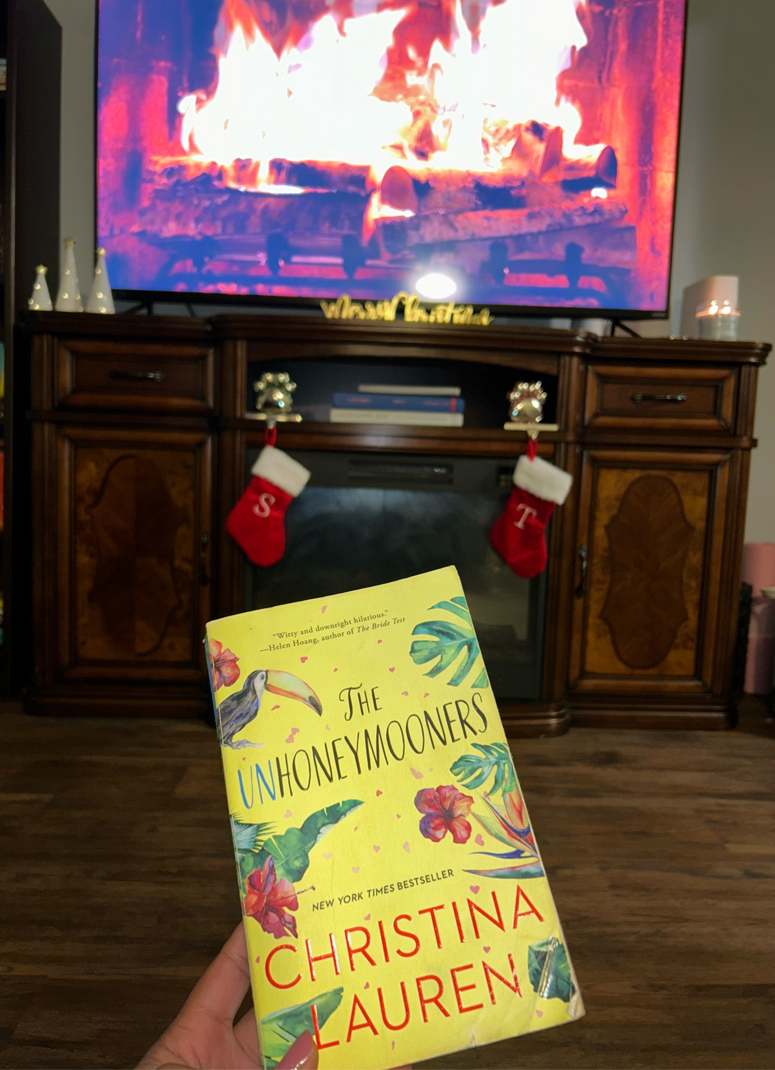 Something about getting off work and relaxing with a good book, a glass of wine, and Netflix fireplace ❤️

#LTKHoliday #LTKHome #LTKSeasonal