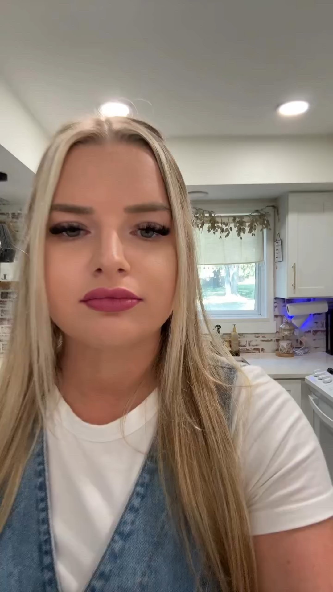 Fit check with 90’s mom energy — denim dress, sneakers, and all. Somebody cue the mall soundtrack 🎶✨
#FitCheck #OOTD #OutfitCheck #TodaysFit #OOTDInspo #OOTDFashion #StyleCheck
#InstaStyle #TrendingNow #ExplorePage #DenimDress #90sfashion