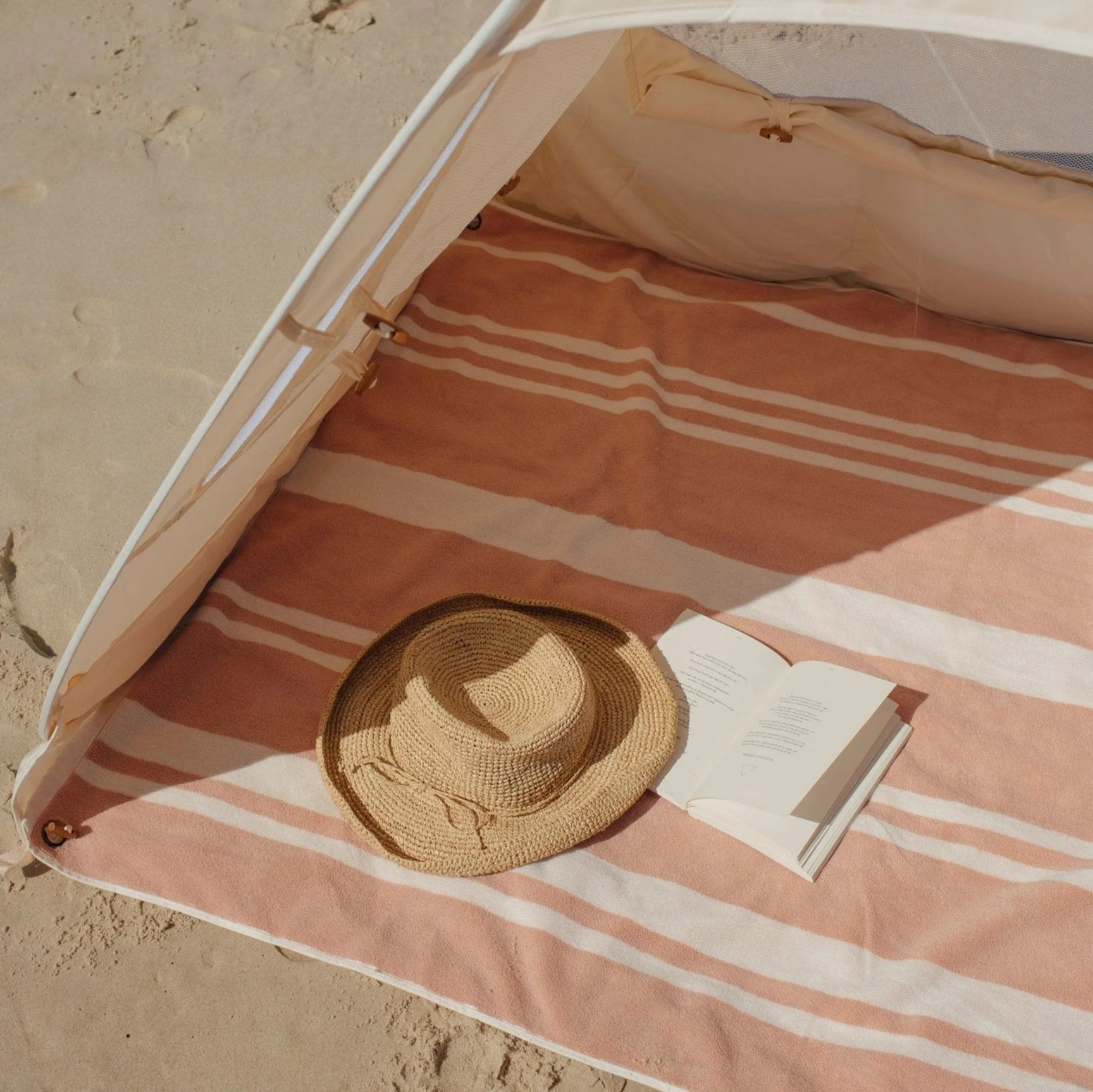 Lozi & Gabe: Baby beach tents, pop-up sun shelters | Lozi and Gabe