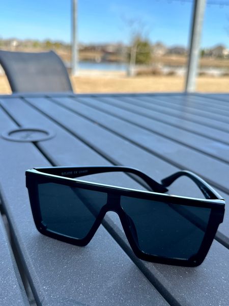 Spring is right around the corner. ☀️Don’t forget to grab you some new Sunglasses. #sunglasses #spring #fashionaccessories #Outdoorphotography  
