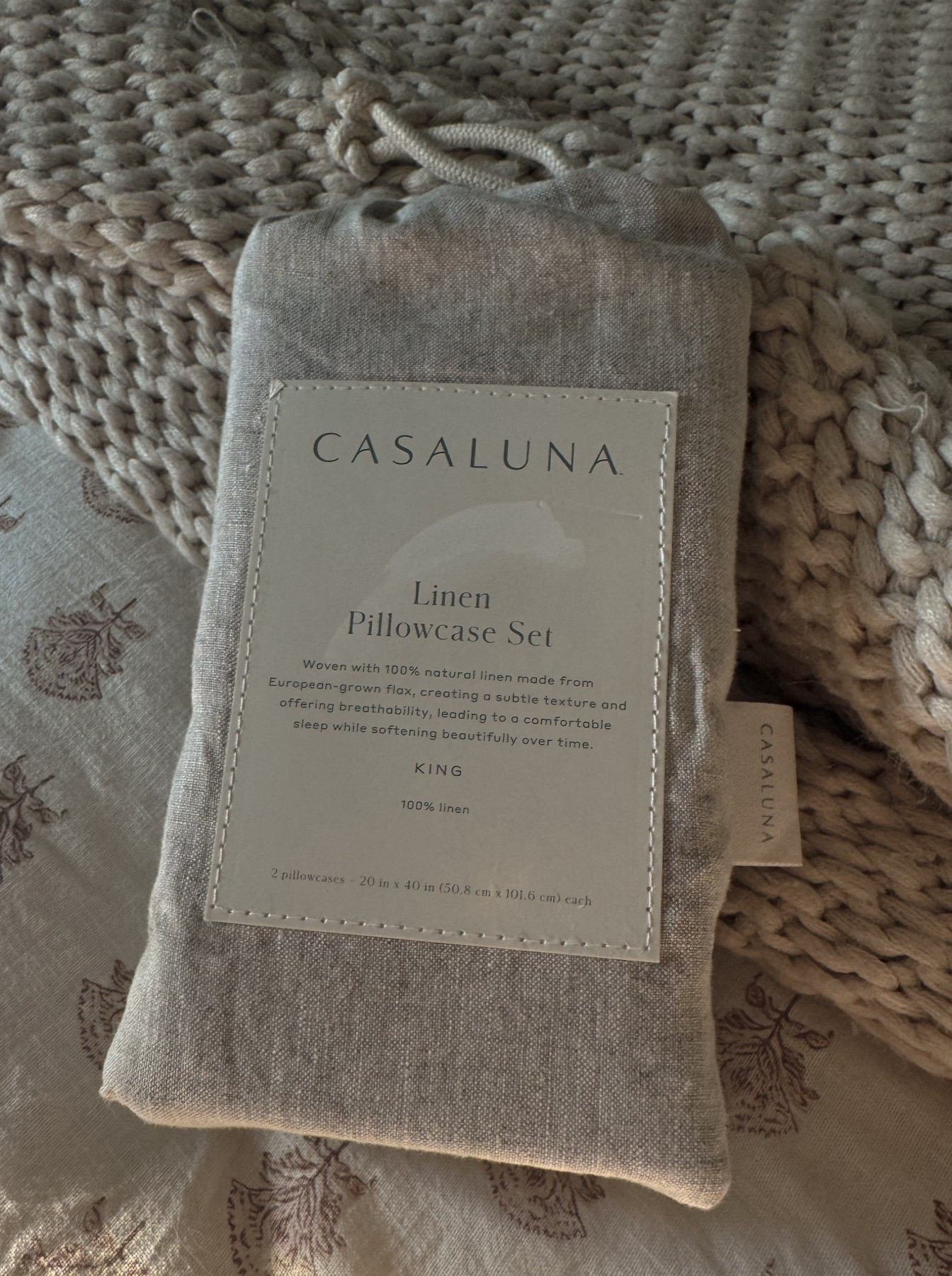 Linen pillow set, quilt, blanket, bedding. Casaluna, target, threshold. Chunky knit blanket.