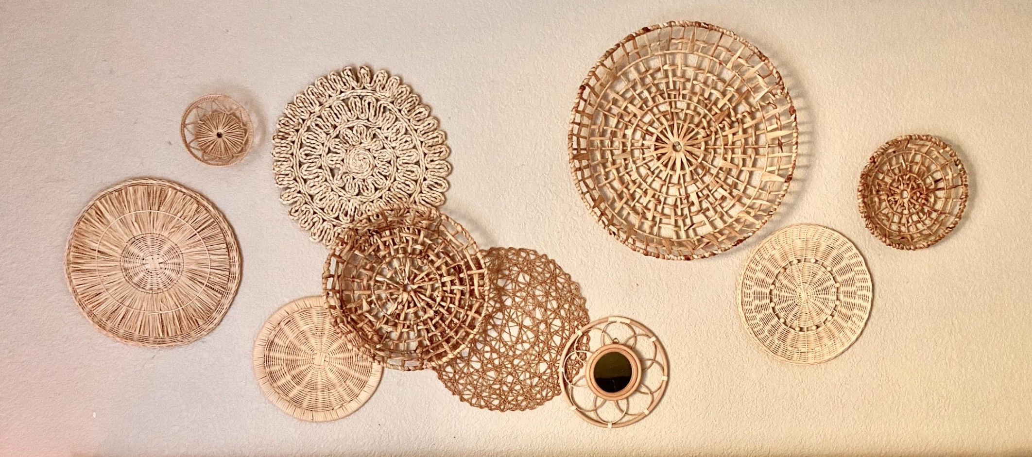 Artera Wicker Wall Basket Décor - Set of 3 Oversized D20" to D10", Natural Hanging Woven Baskets... | Amazon (US)