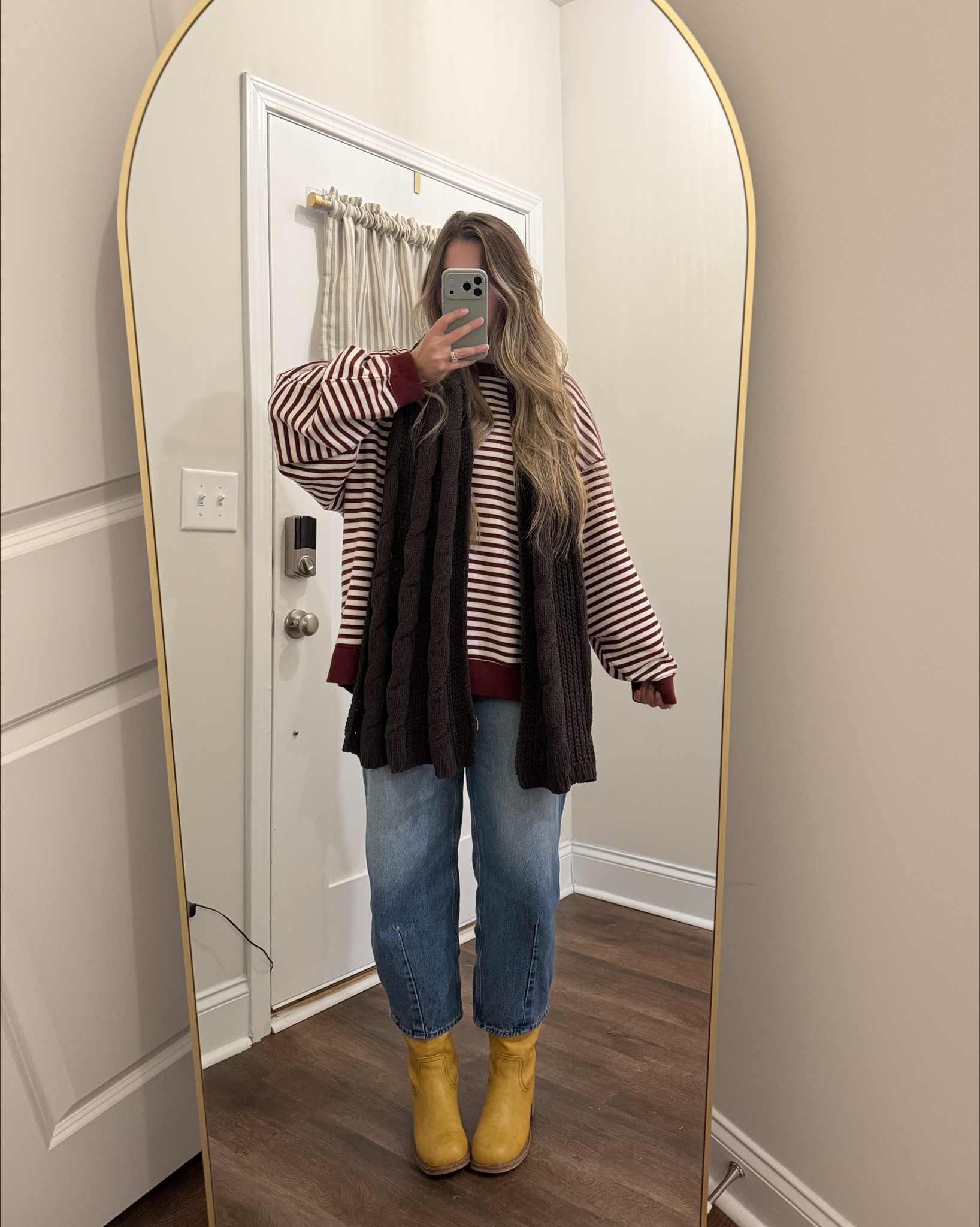 🤎🤎🤎 wearing L in the sweatshirt! 


Aerie finds | winter outfits | simple layers | cozy finds | winter accessories | dupes 

#LTKFindsUnder50 #LTKHoliday #LTKSaleAlert