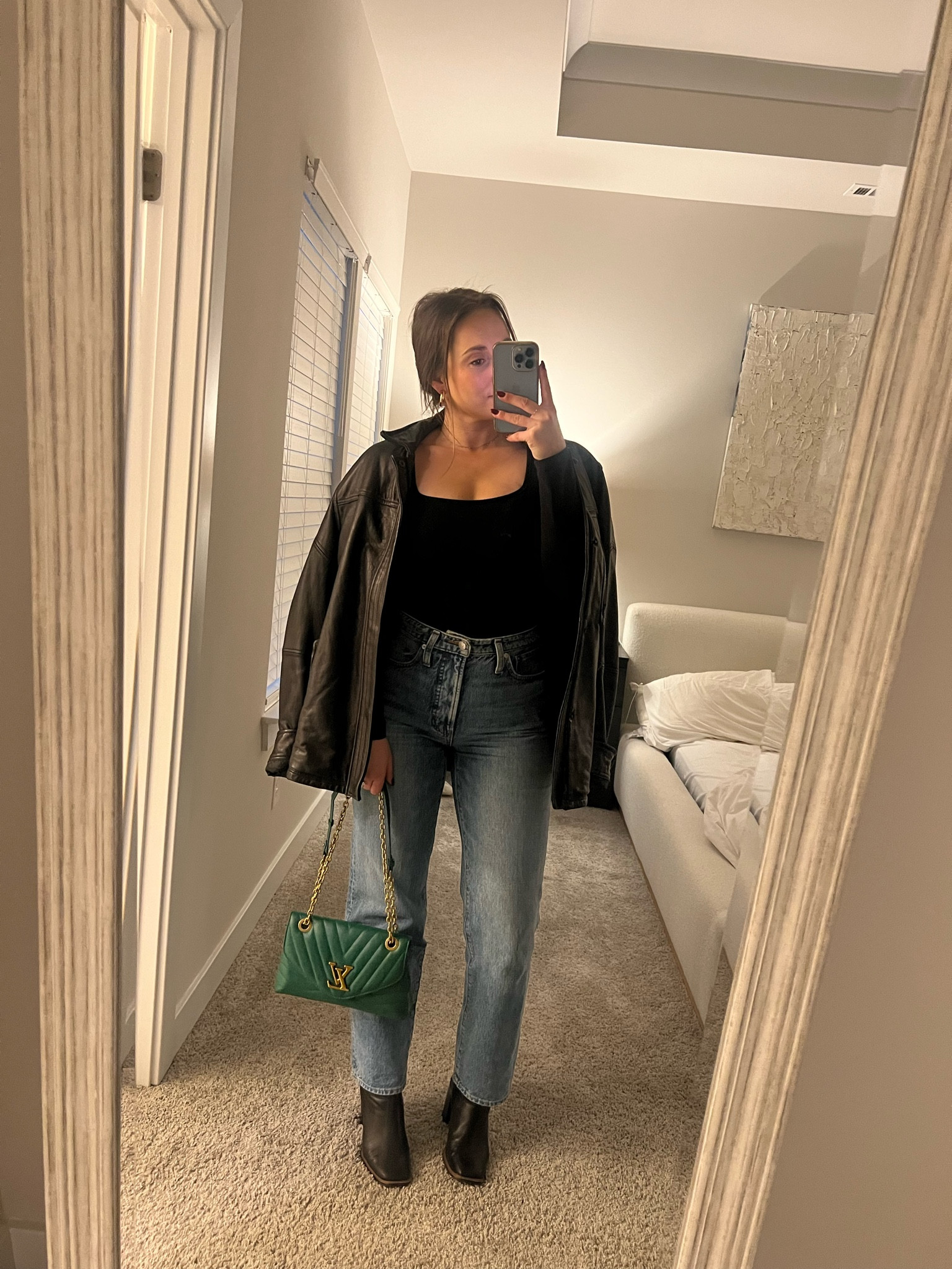 Casual night out look with oversized leather jacket

#LTKfit #LTKstyletip