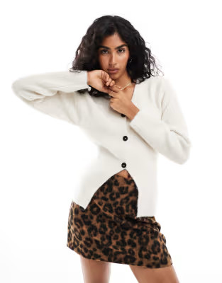ASOS DESIGN structured v neck cardigan with split detail in cream | ASOS | ASOS (Global)