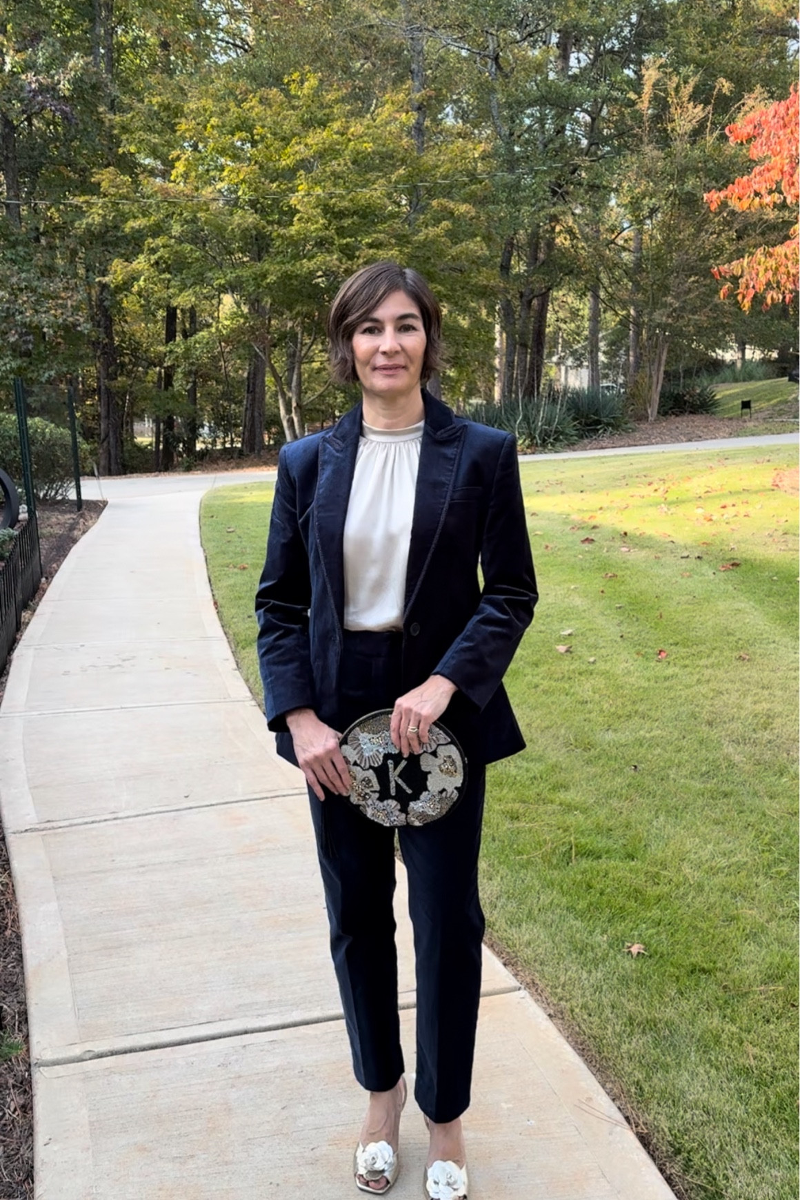 A velvet suit for petites ✨

#LTKStyleTip #LTKSeasonal #LTKOver40