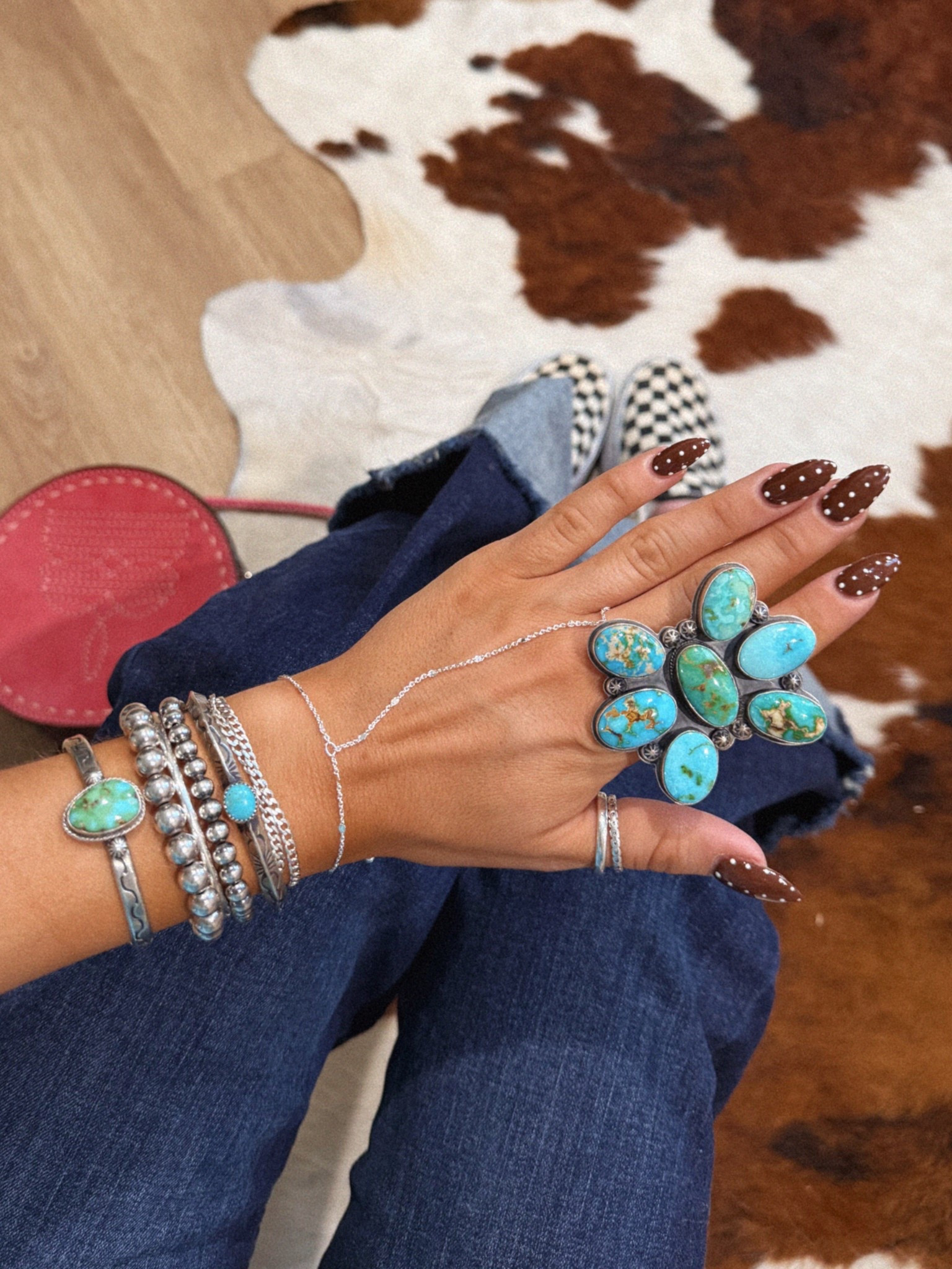 hand chain 💘

#LTKootd