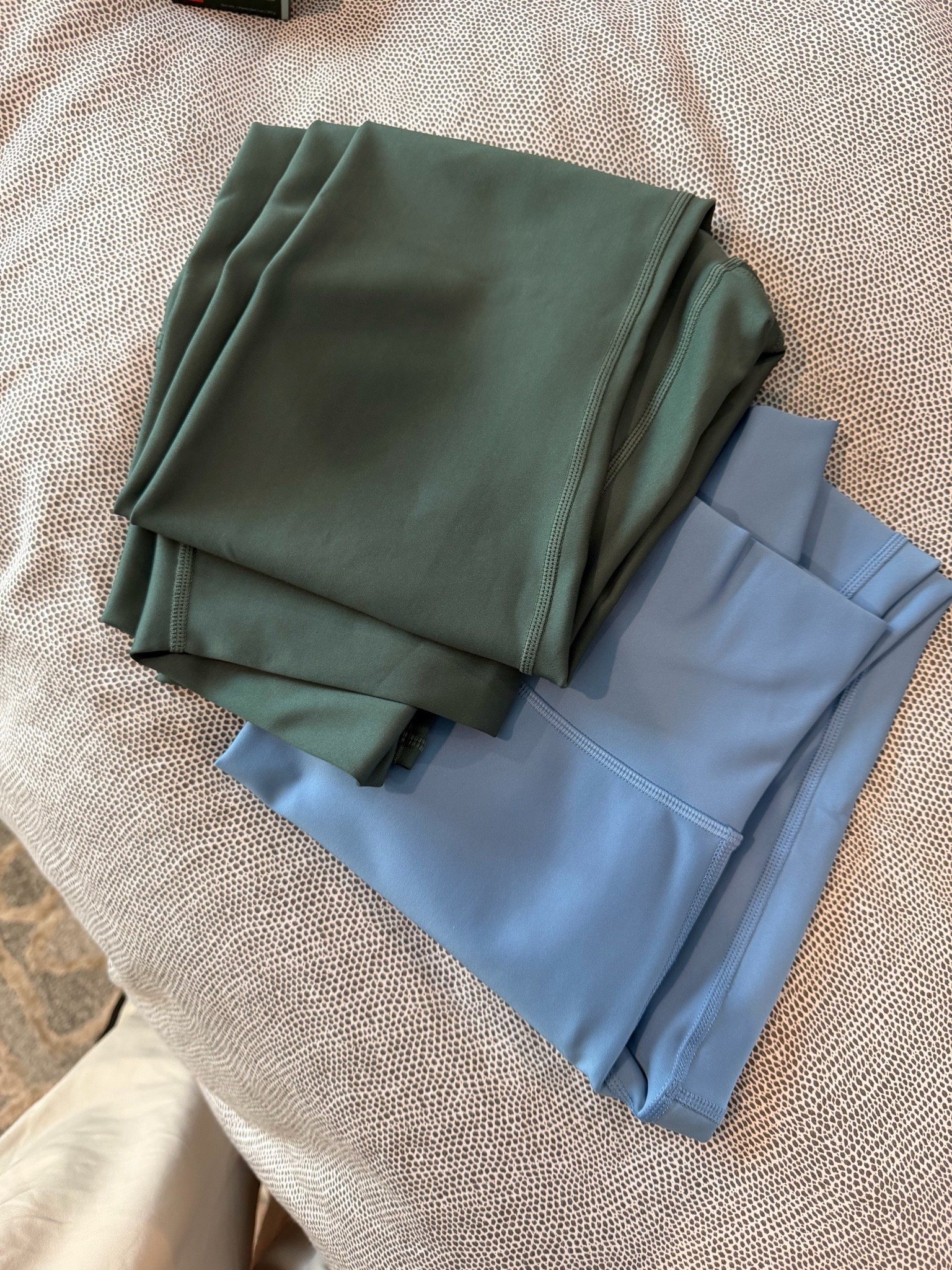 My favorite leggings from ALO! They are 7/8 long and have the most pretty sheen to them 🤌🏼 Plus, I’m linking my other Alo purchases too that I got in the same order!!